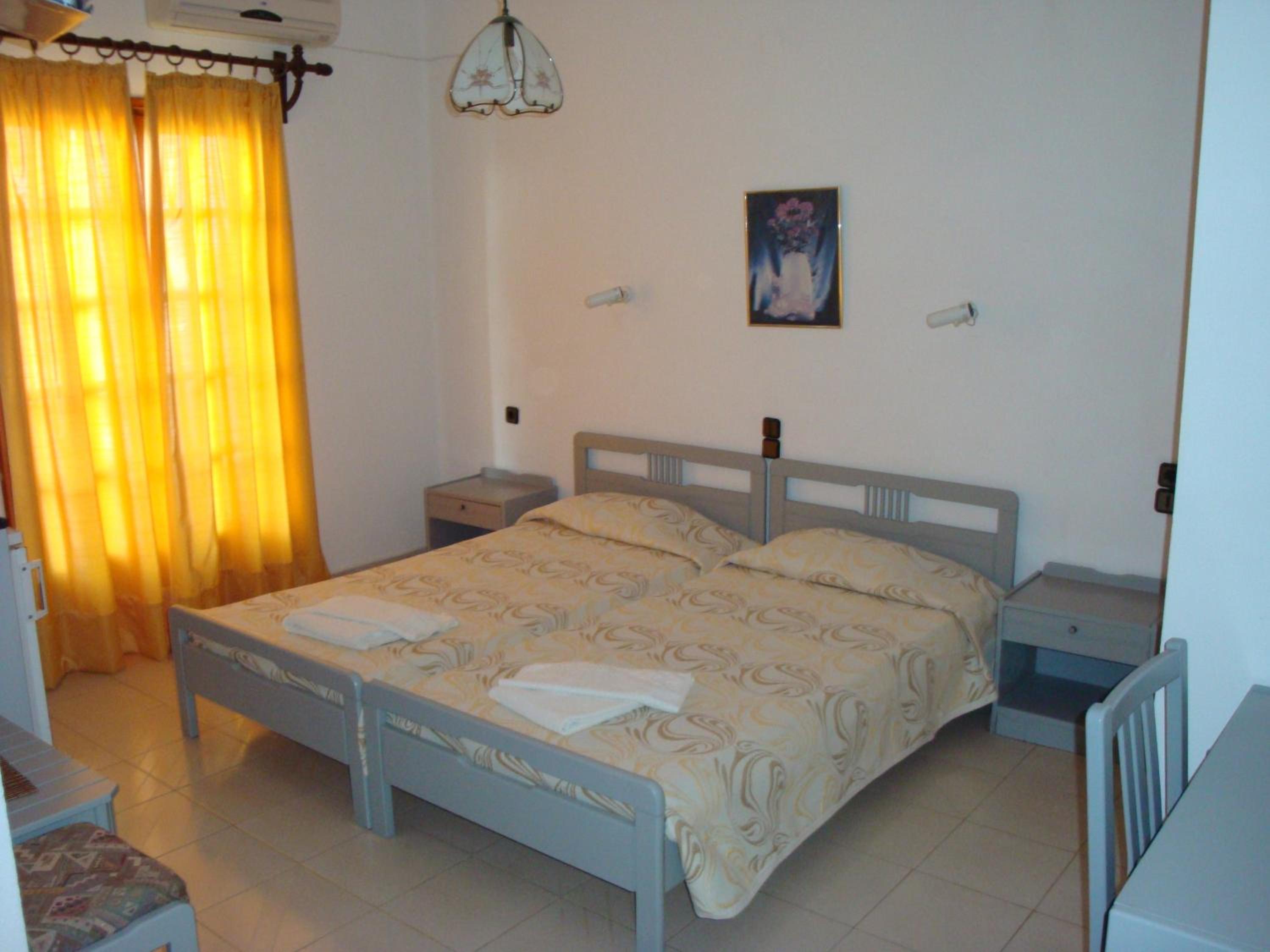 Studio (2 Adults)