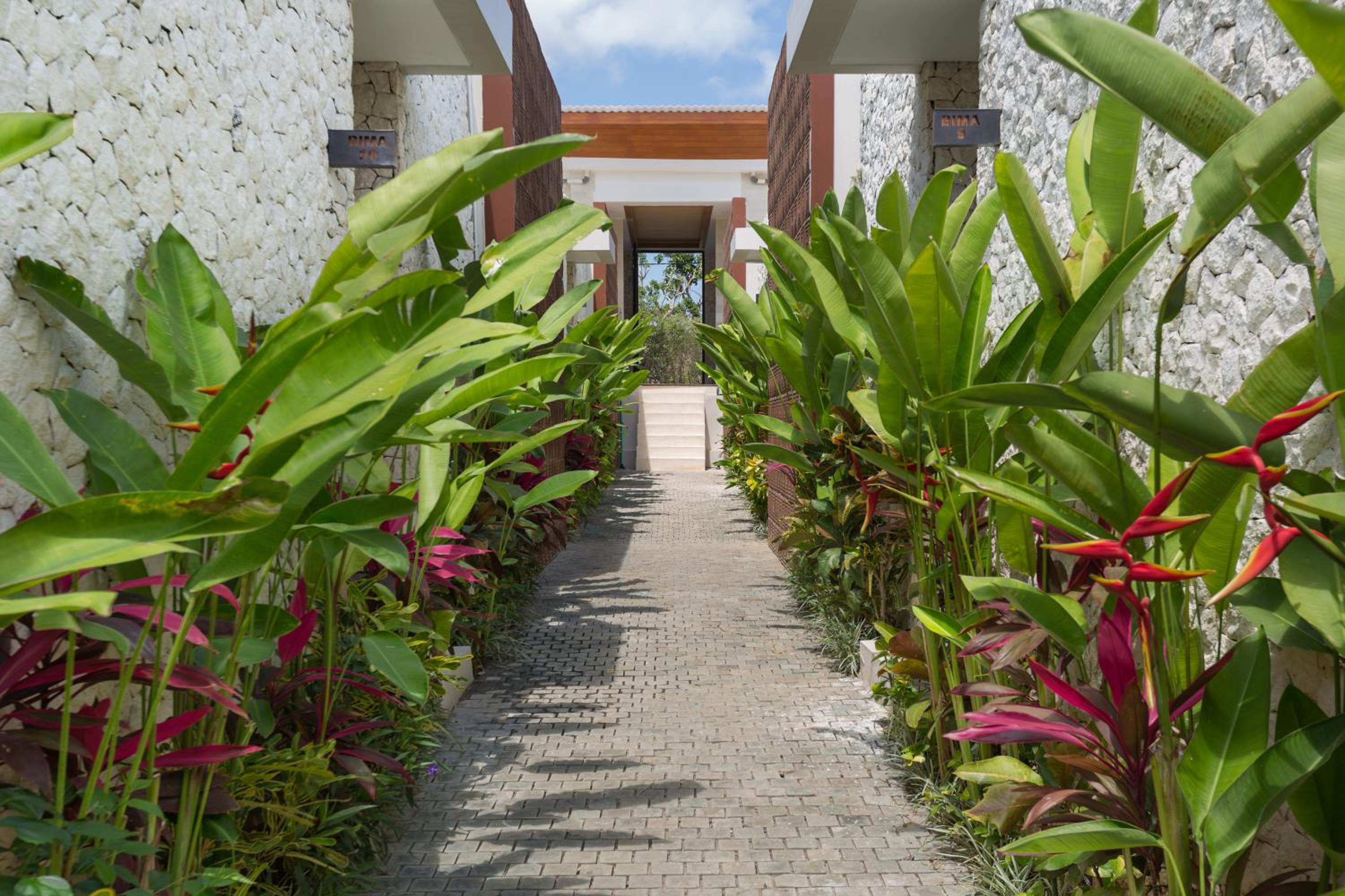 One-Bedroom Villa with Private Pool - Photo 85