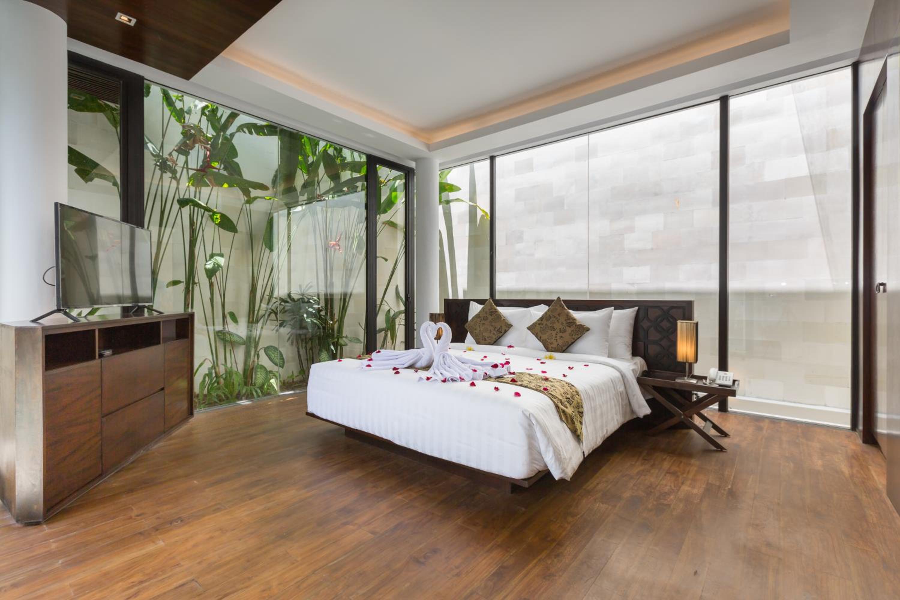 One-Bedroom Villa with Private Pool - Photo 90