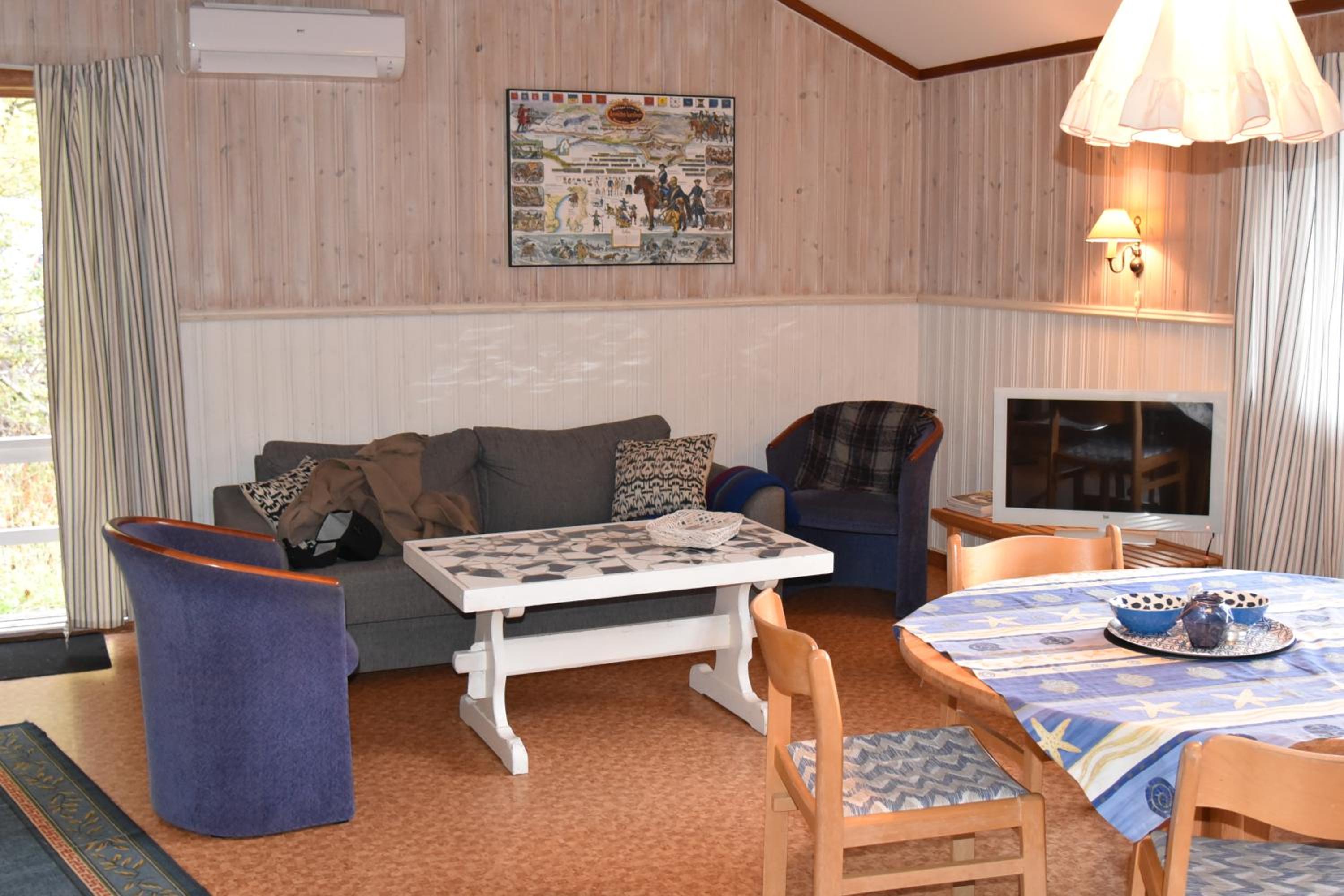 Two-Bedroom Cottage - Photo 17
