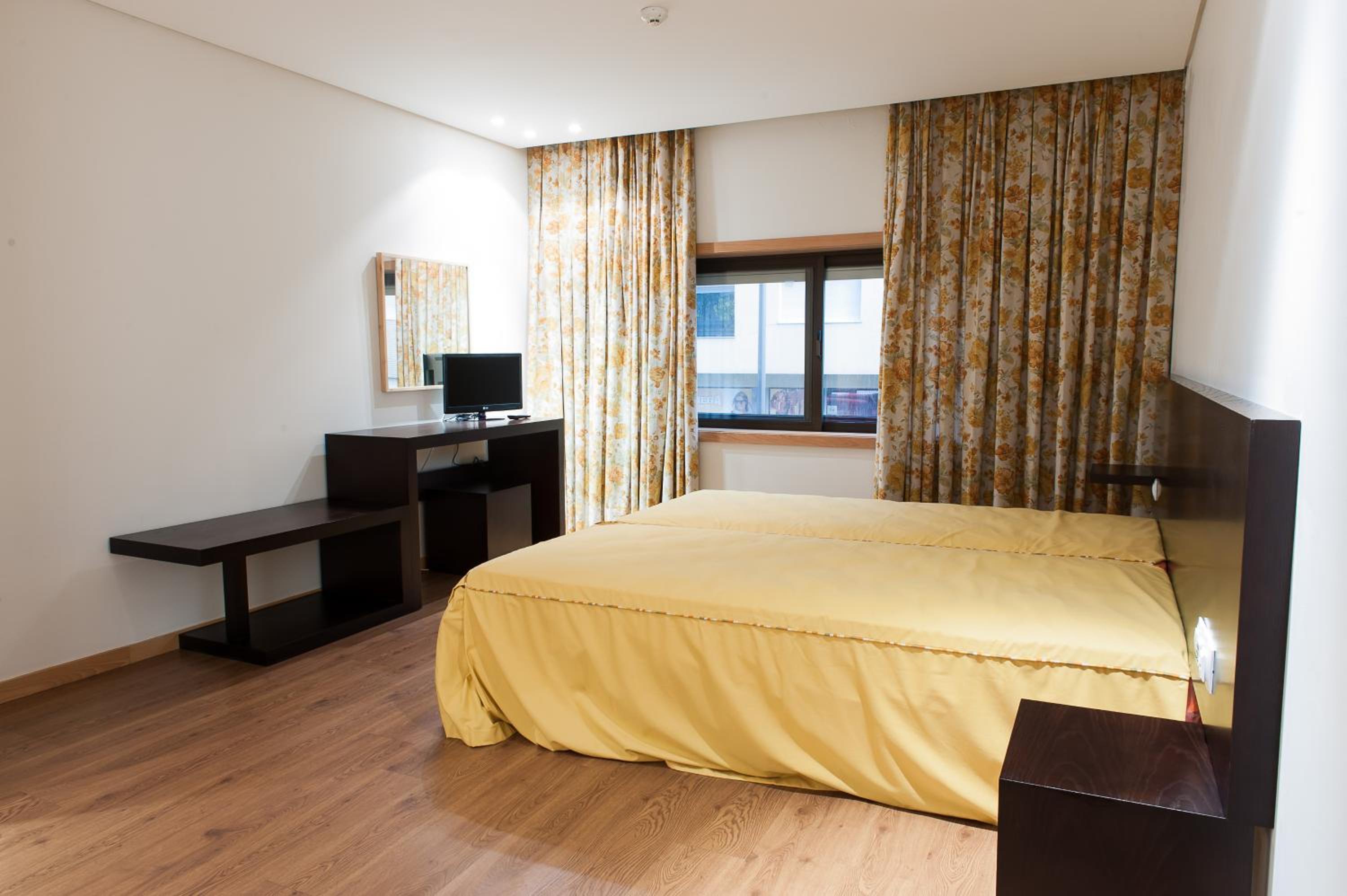 Twin Room - Photo 1