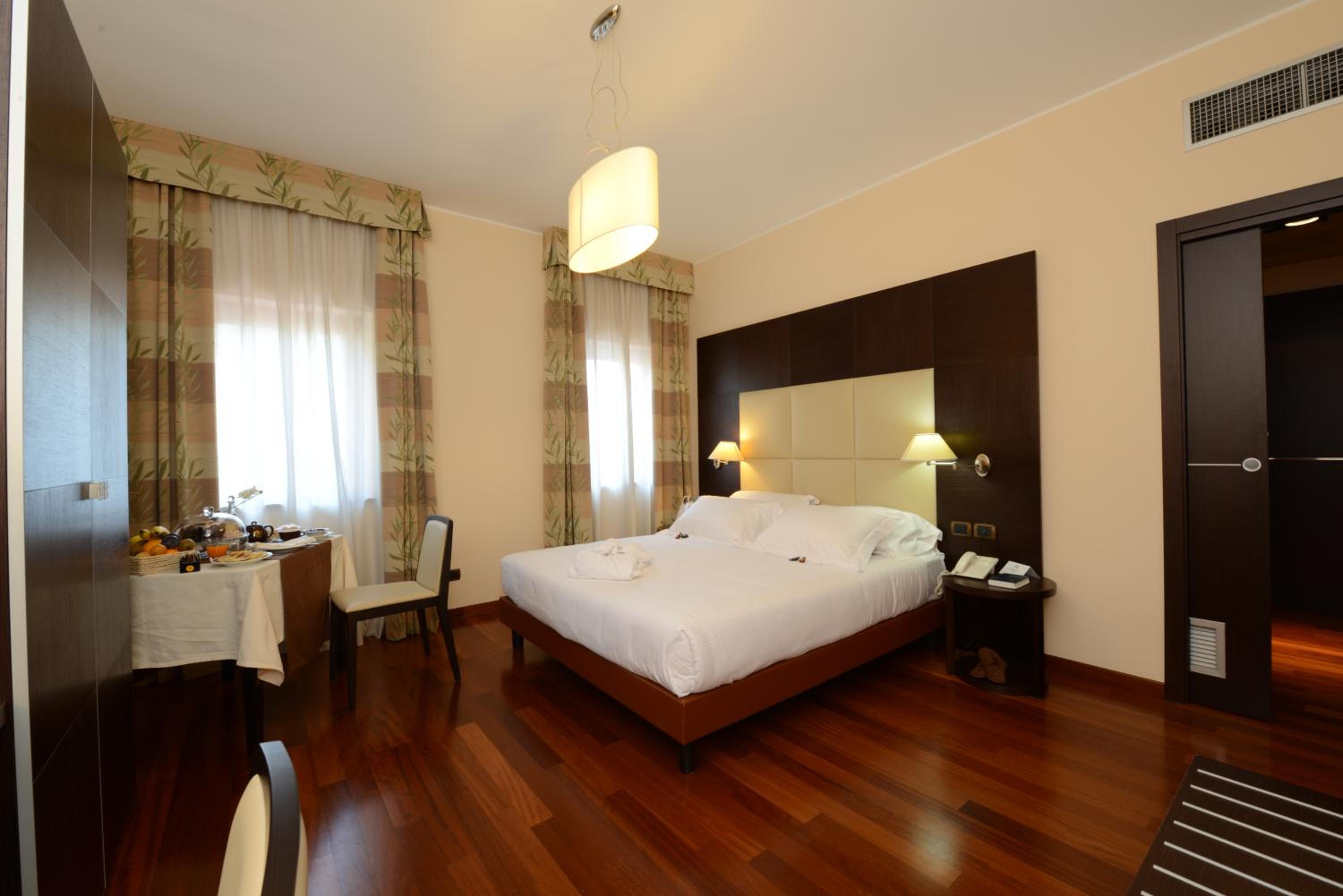 Superior Double or Twin Room - Photo 1