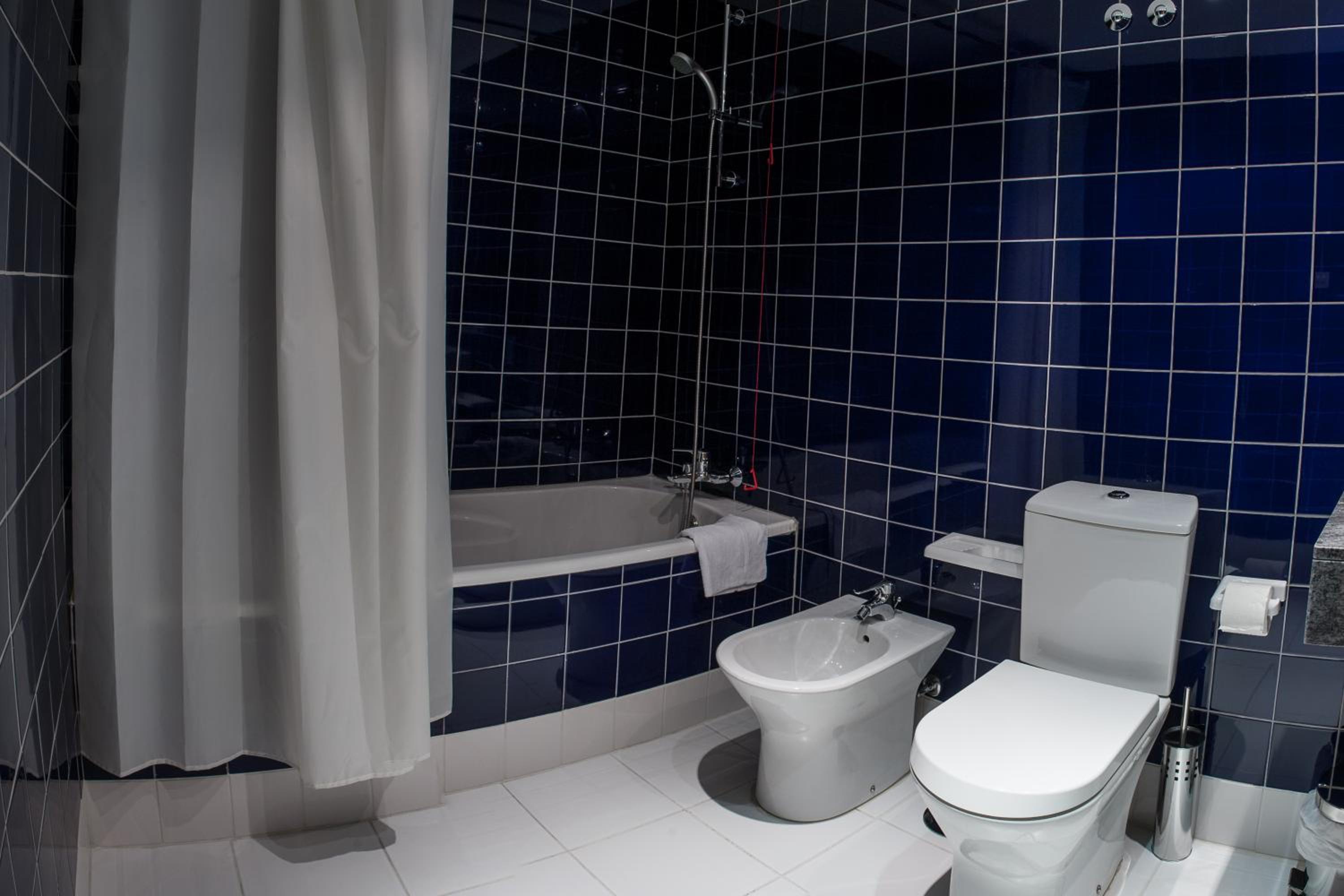 Twin Room - Photo 2