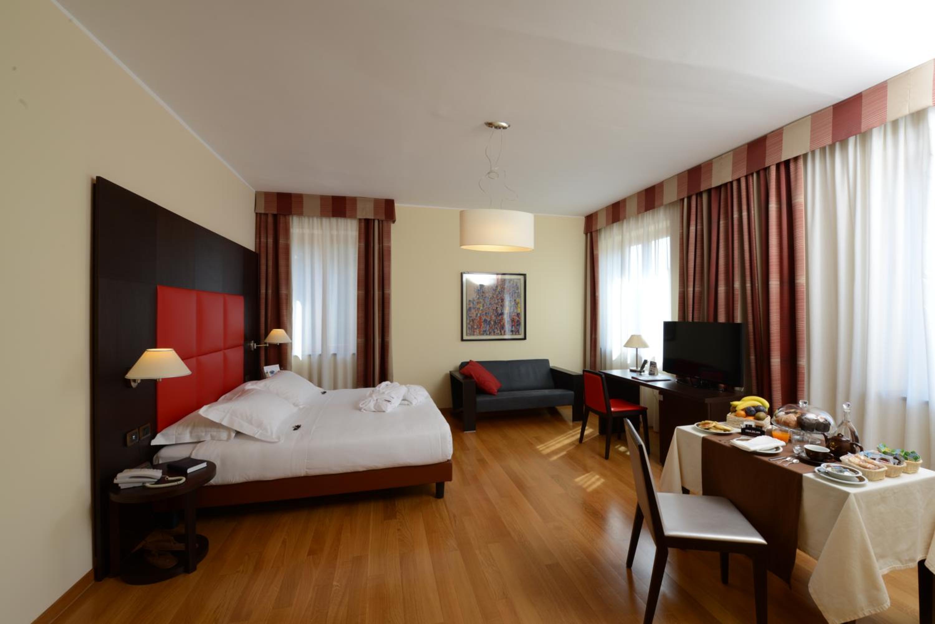 Junior Suite - Photo 1
