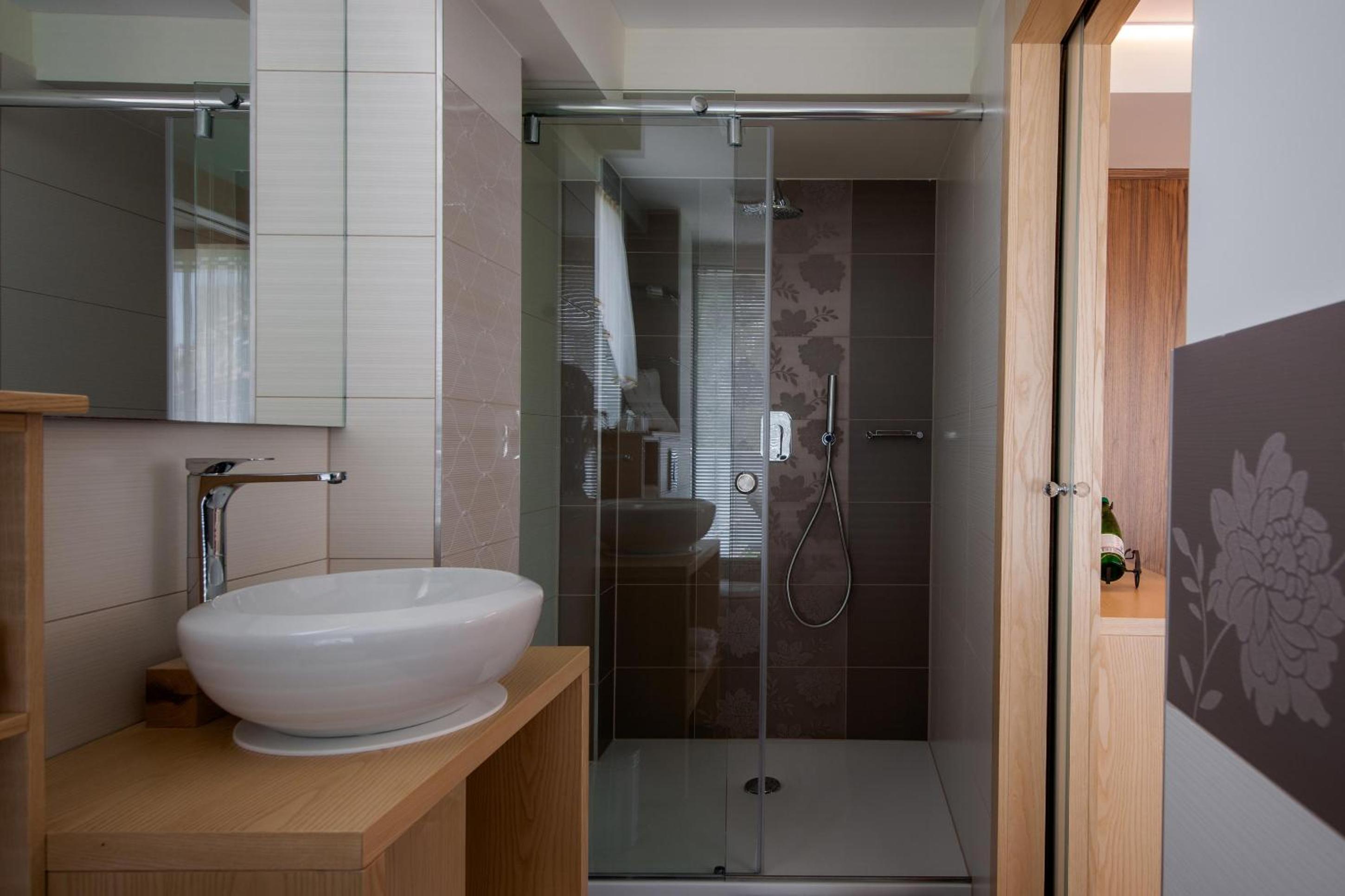 Two-Bedroom Apartment with Terrace and Sauna - Photo 15