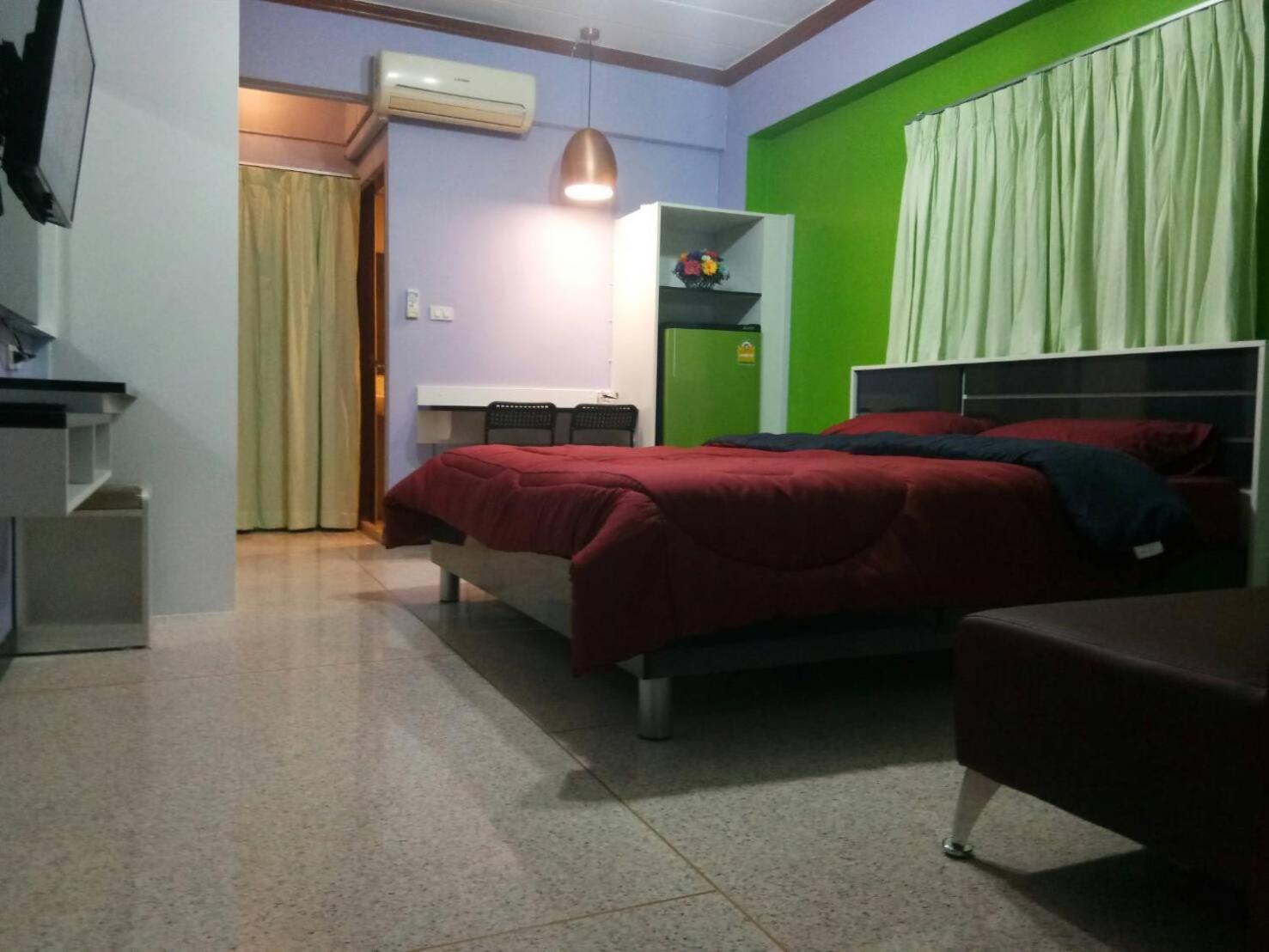 Apartment photo 2