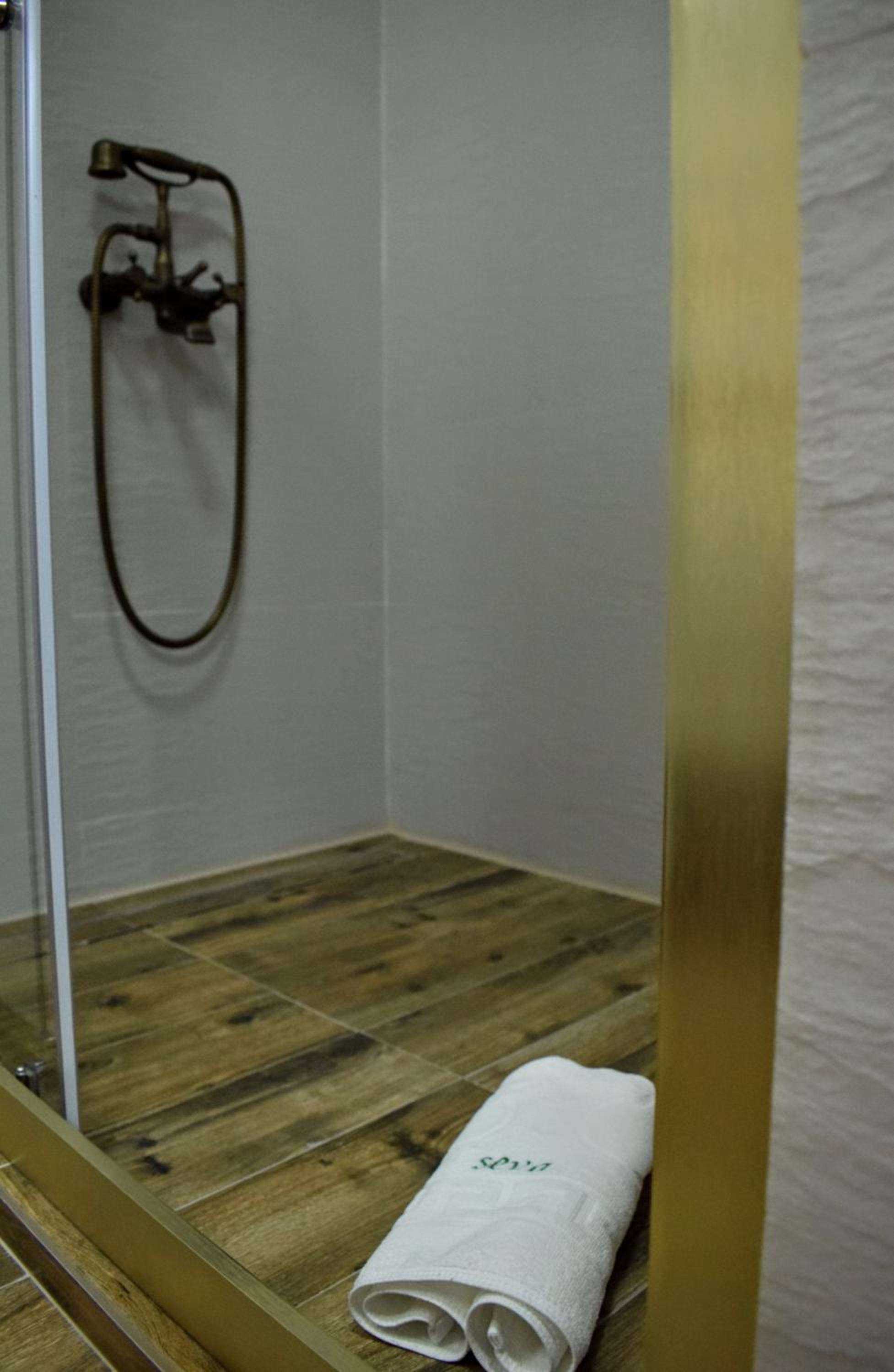 Double Room with Private Bathroom - Photo 5
