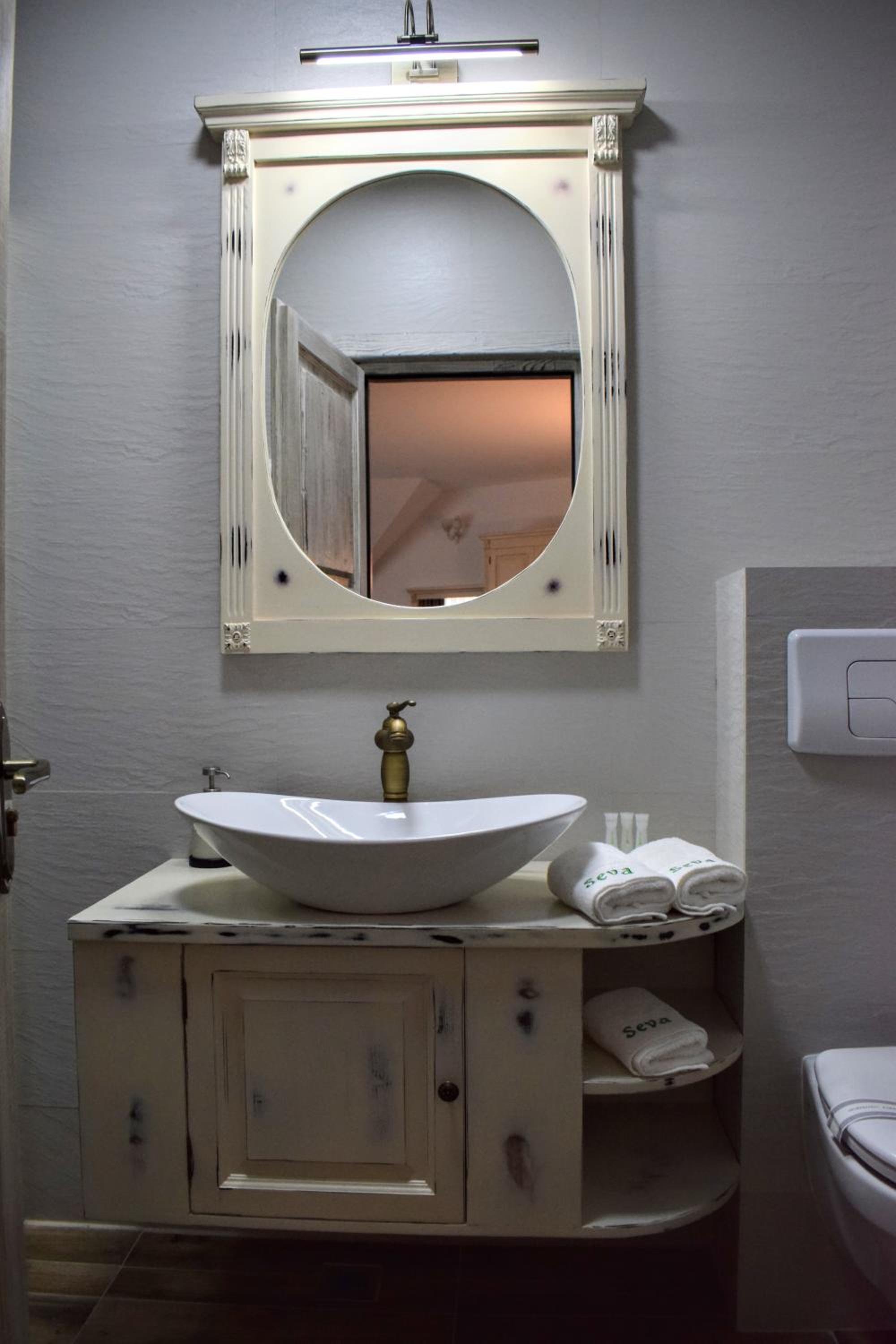 Two-Bedroom Suite - Photo 4