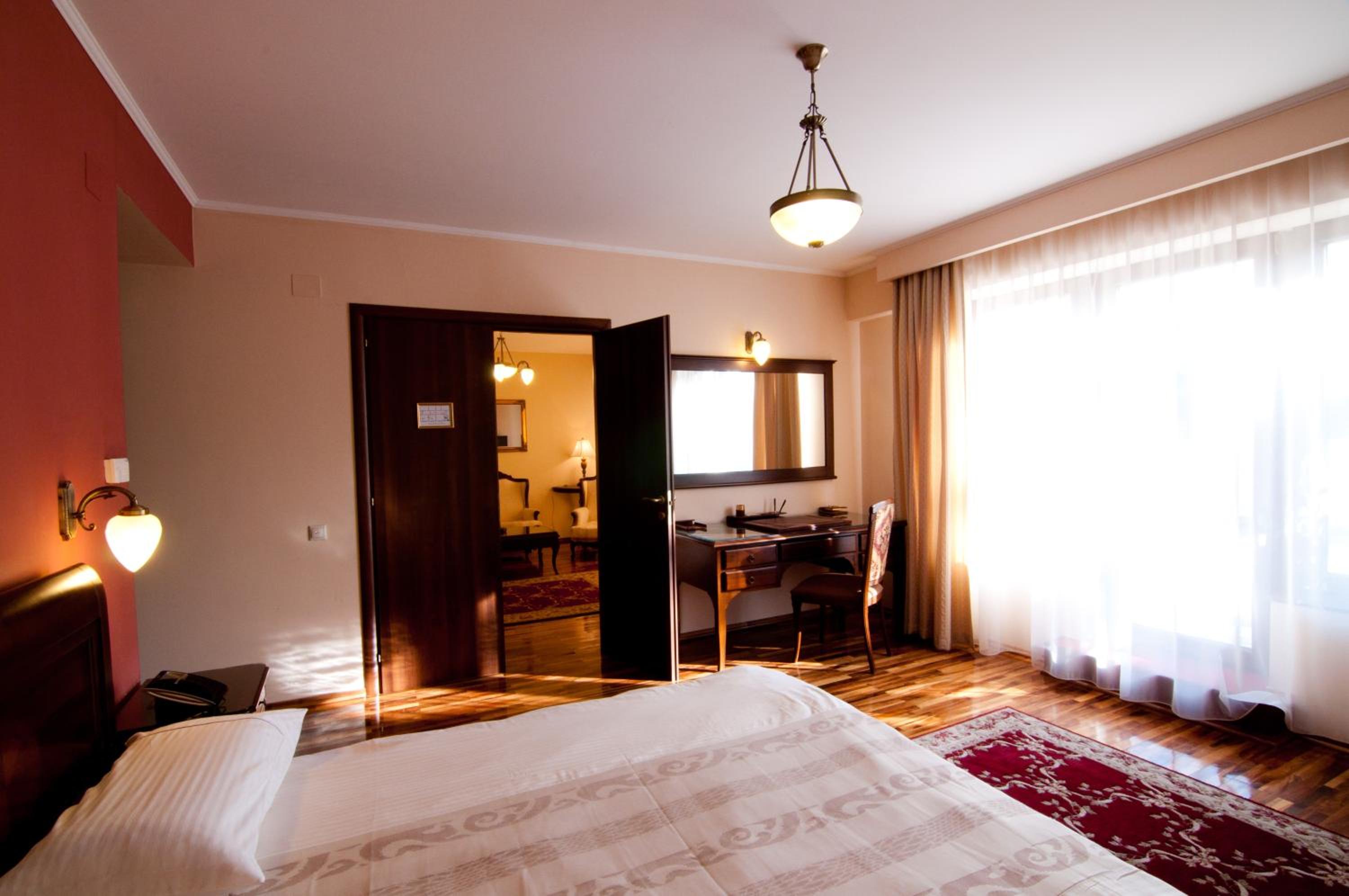 Suite - Photo 2