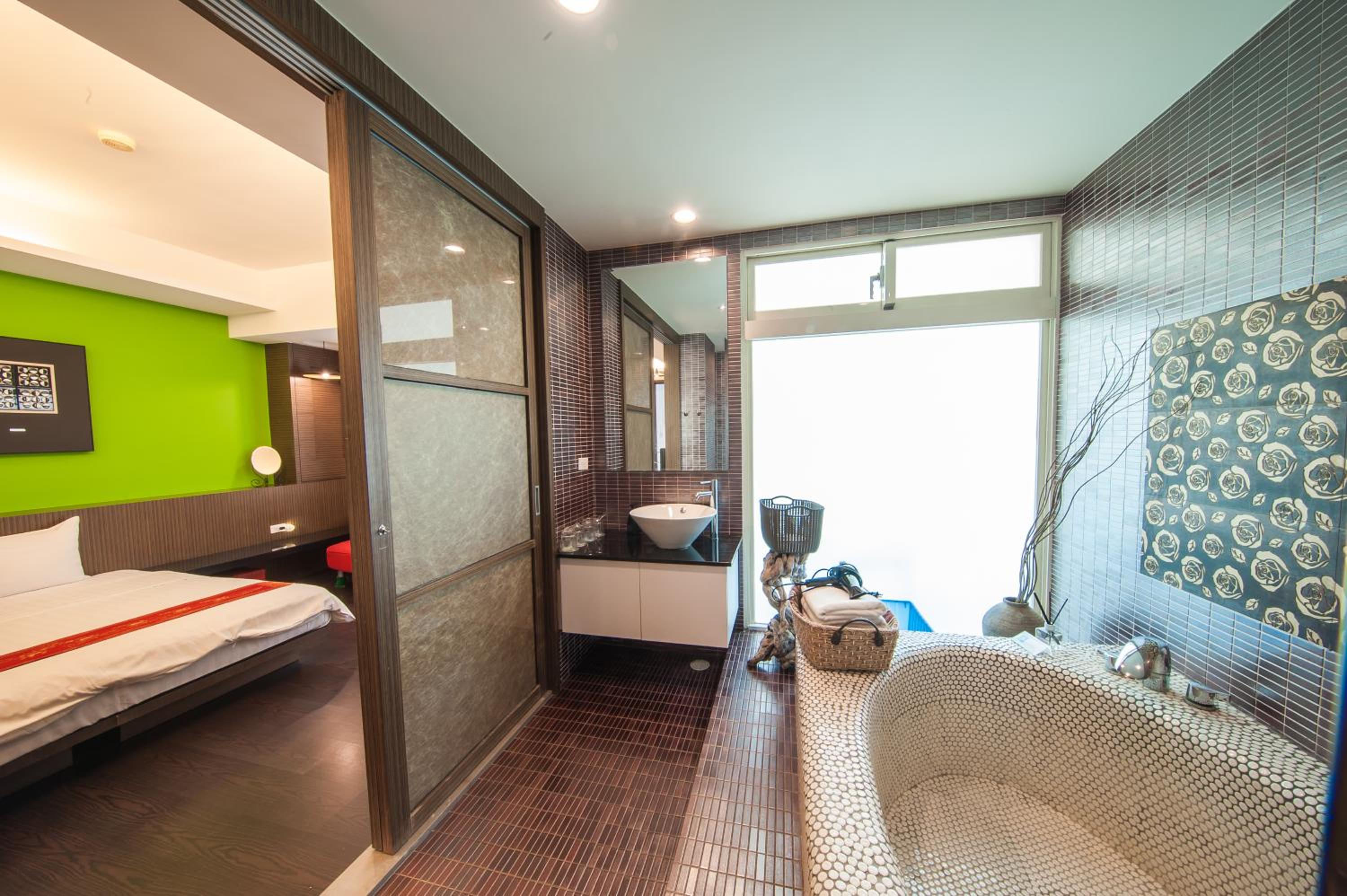 Quadruple Room with Bath photo 3