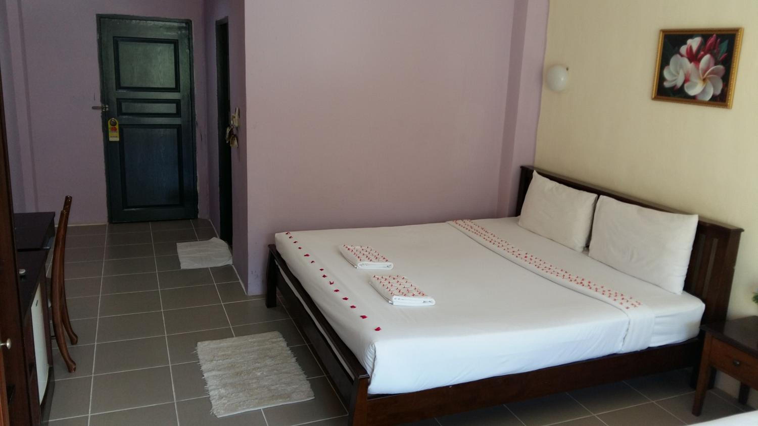 Standard Double Room - Photo 11