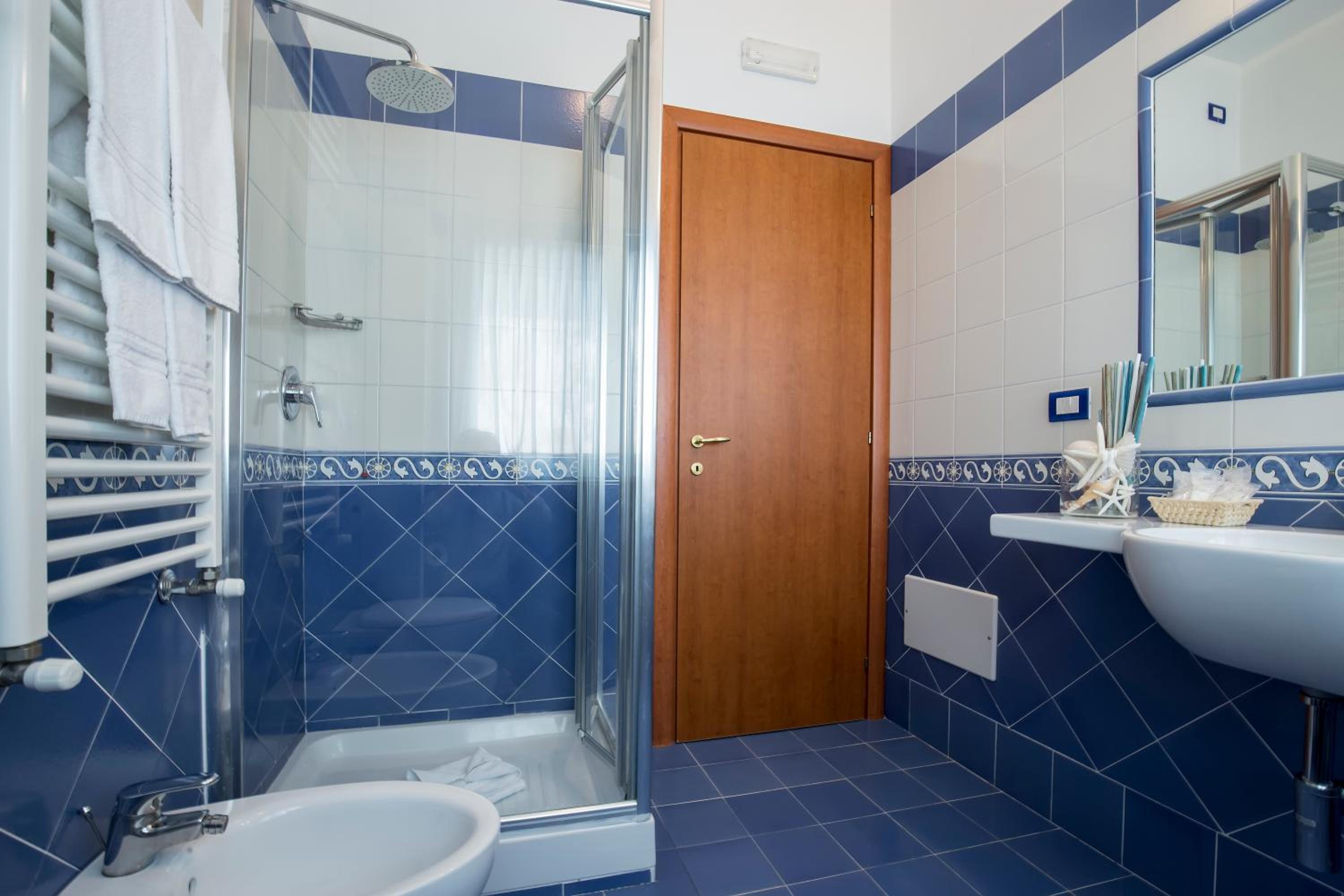 One-Bedroom Apartment - Photo 13
