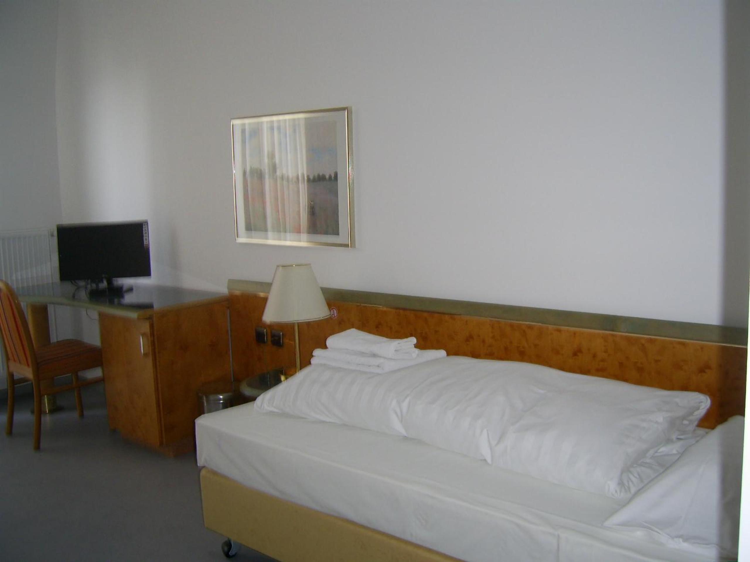 Single Room photo 3