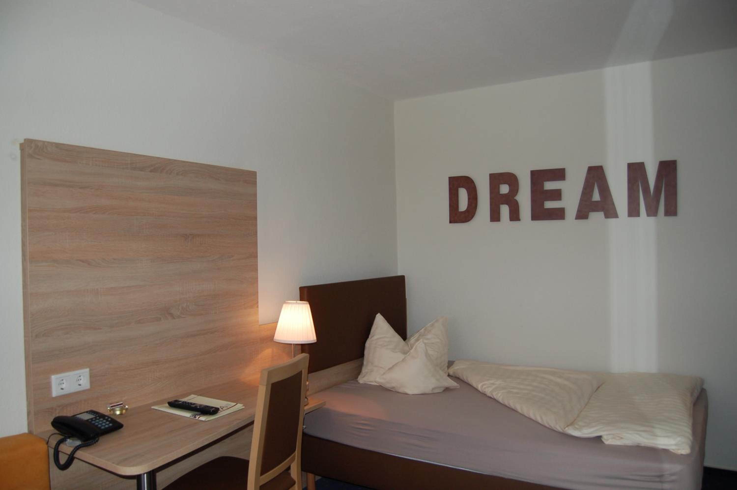 Double or Twin Room - Photo 3