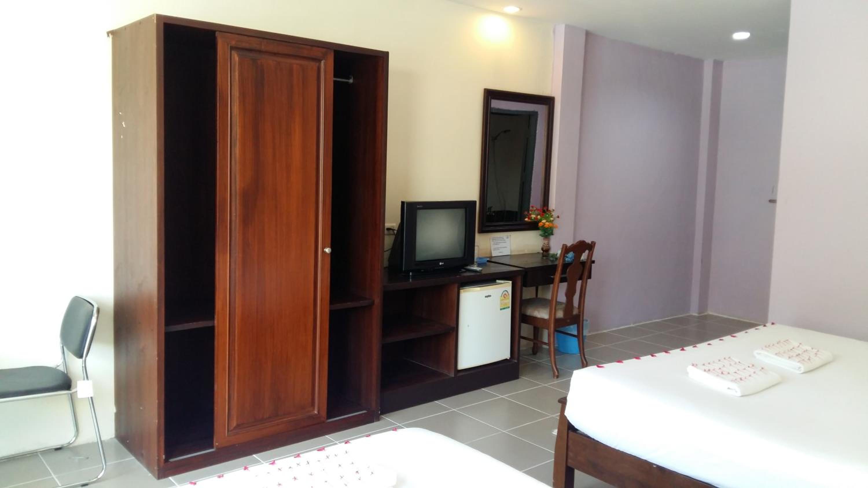 Standard Double Room - Photo 15