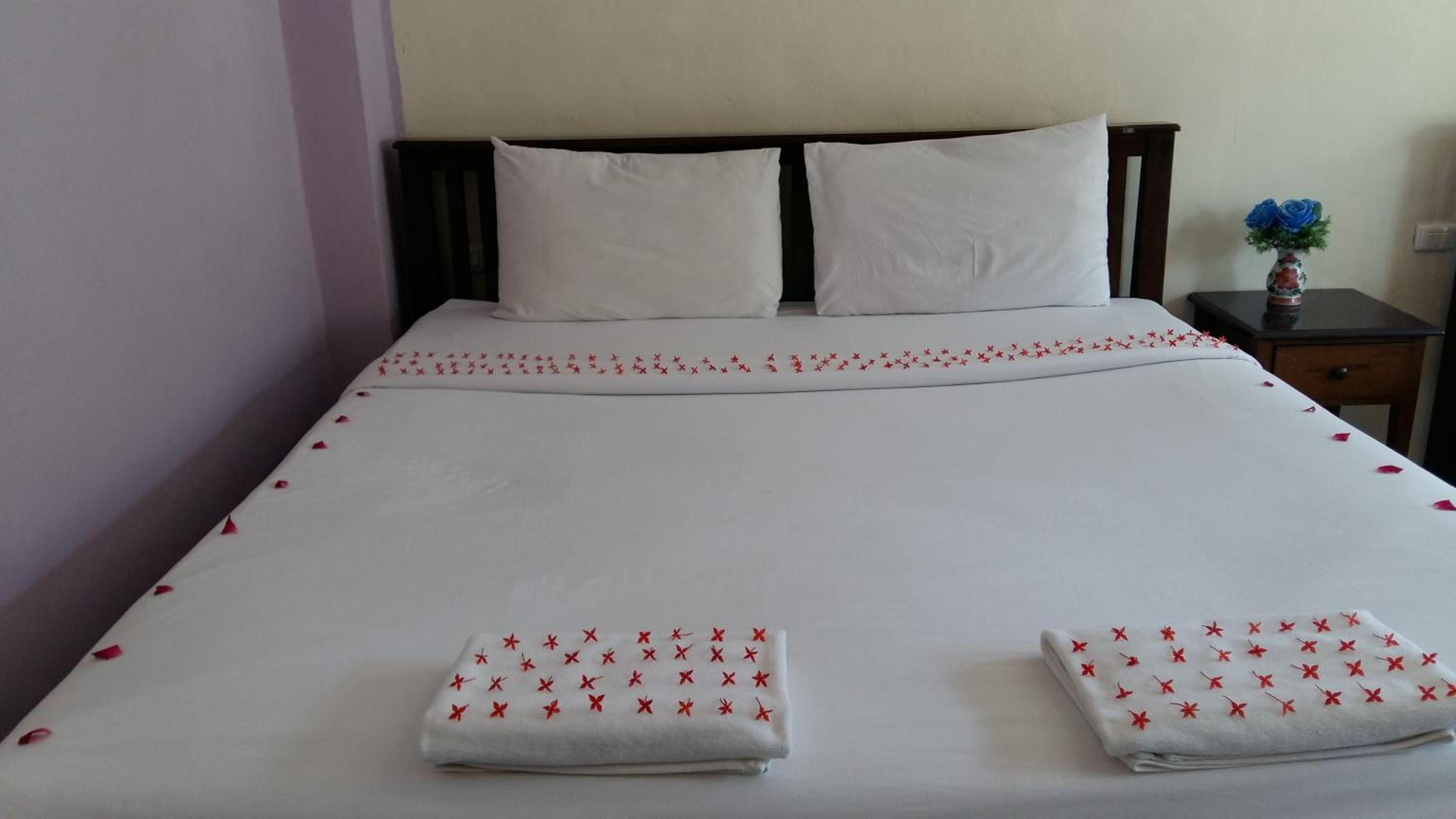Standard Double Room - Photo 16