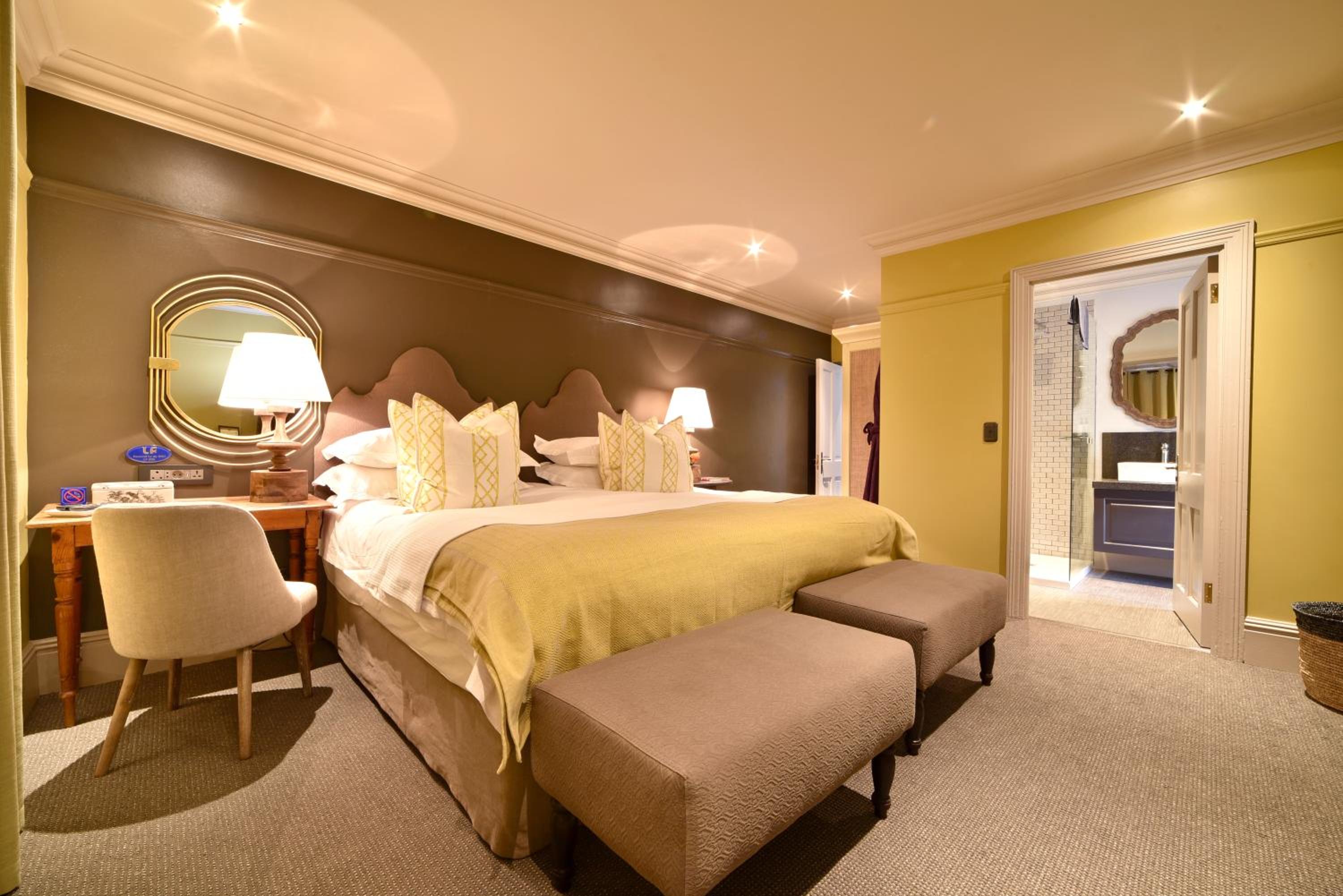 Deluxe Room - Photo 7