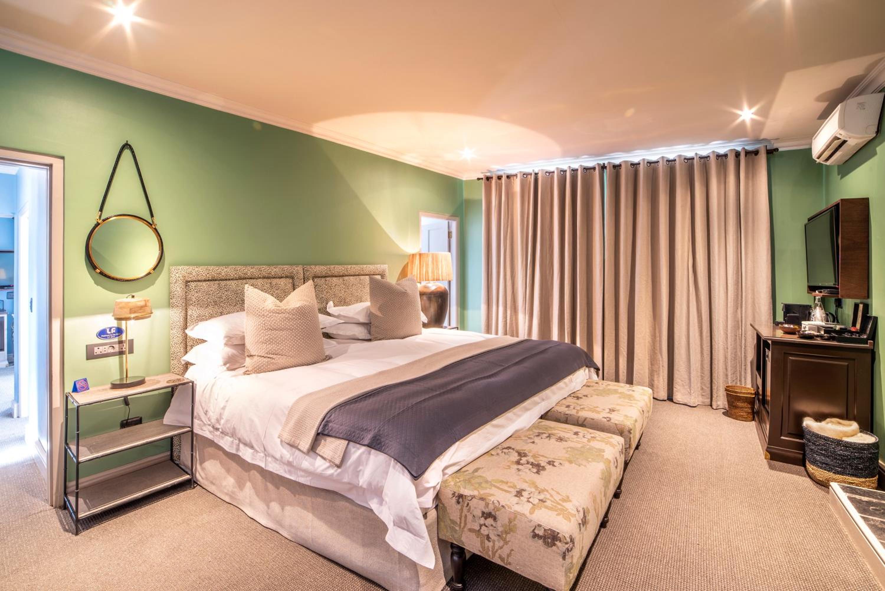 Deluxe Room - Photo 8