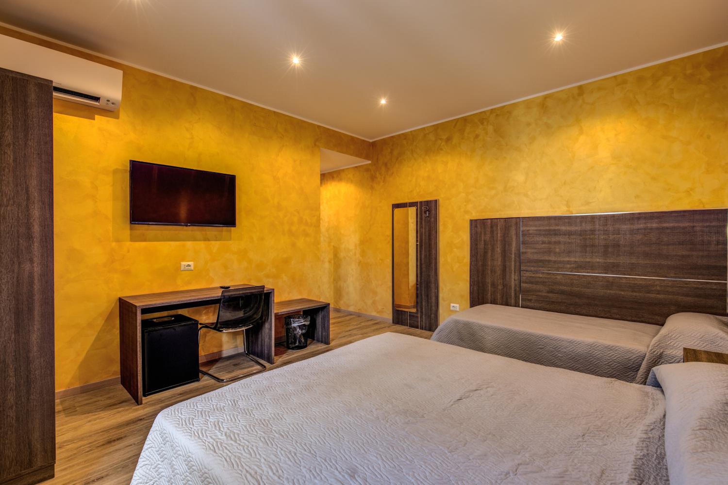 Superior Double or Twin Room photo 2
