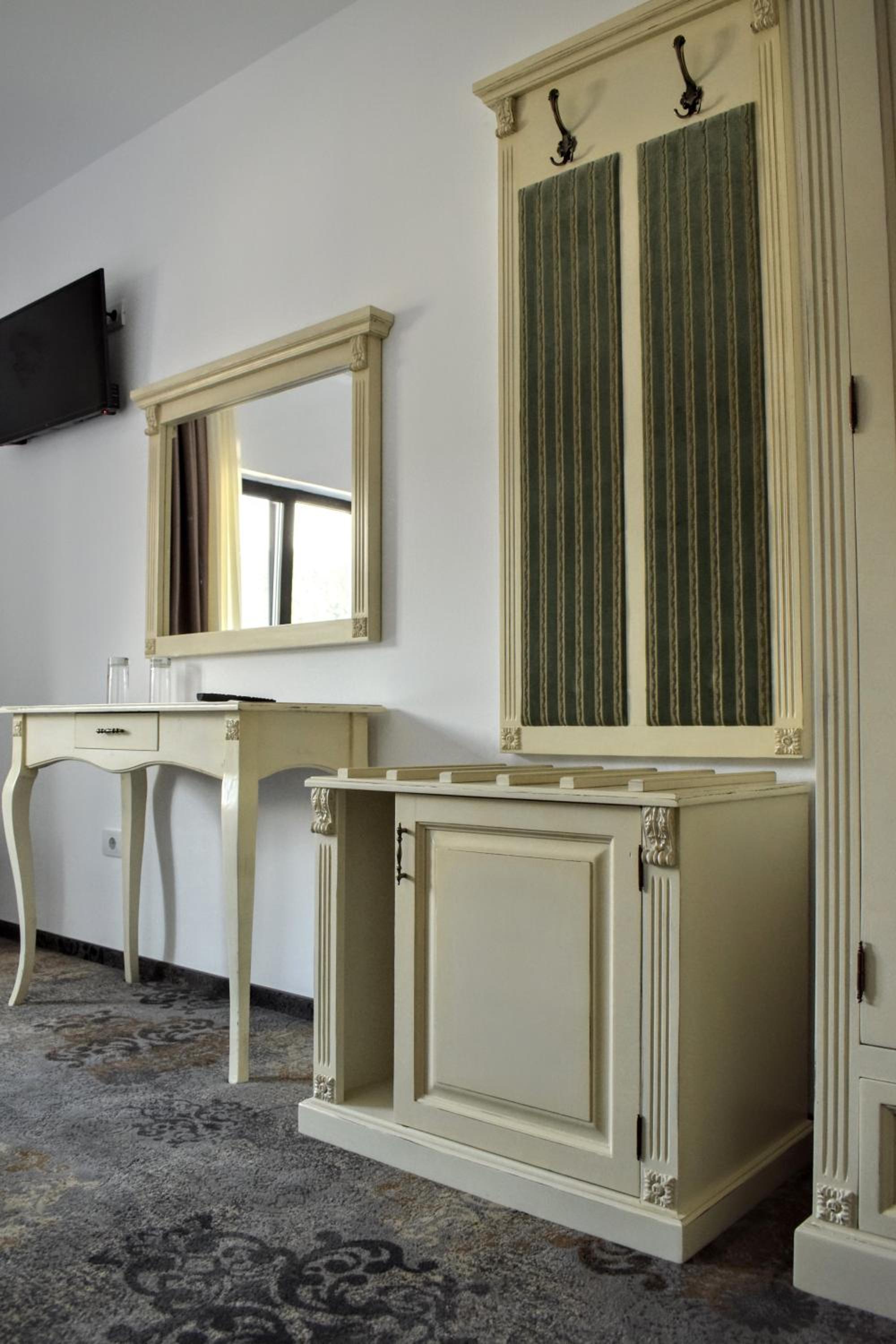 Double Room with Private Bathroom - Photo 11