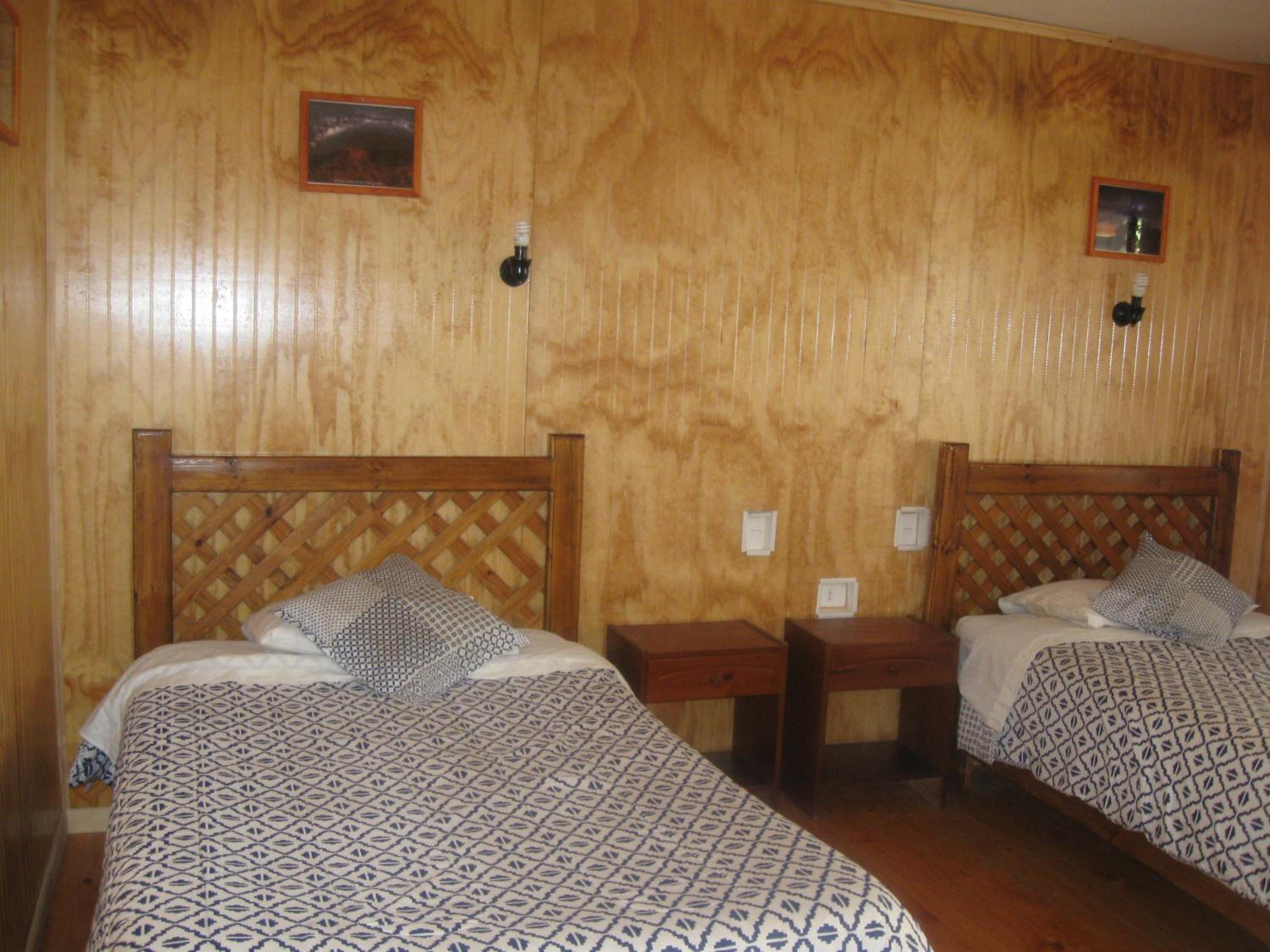 Twin Room with Bathroom photo 2