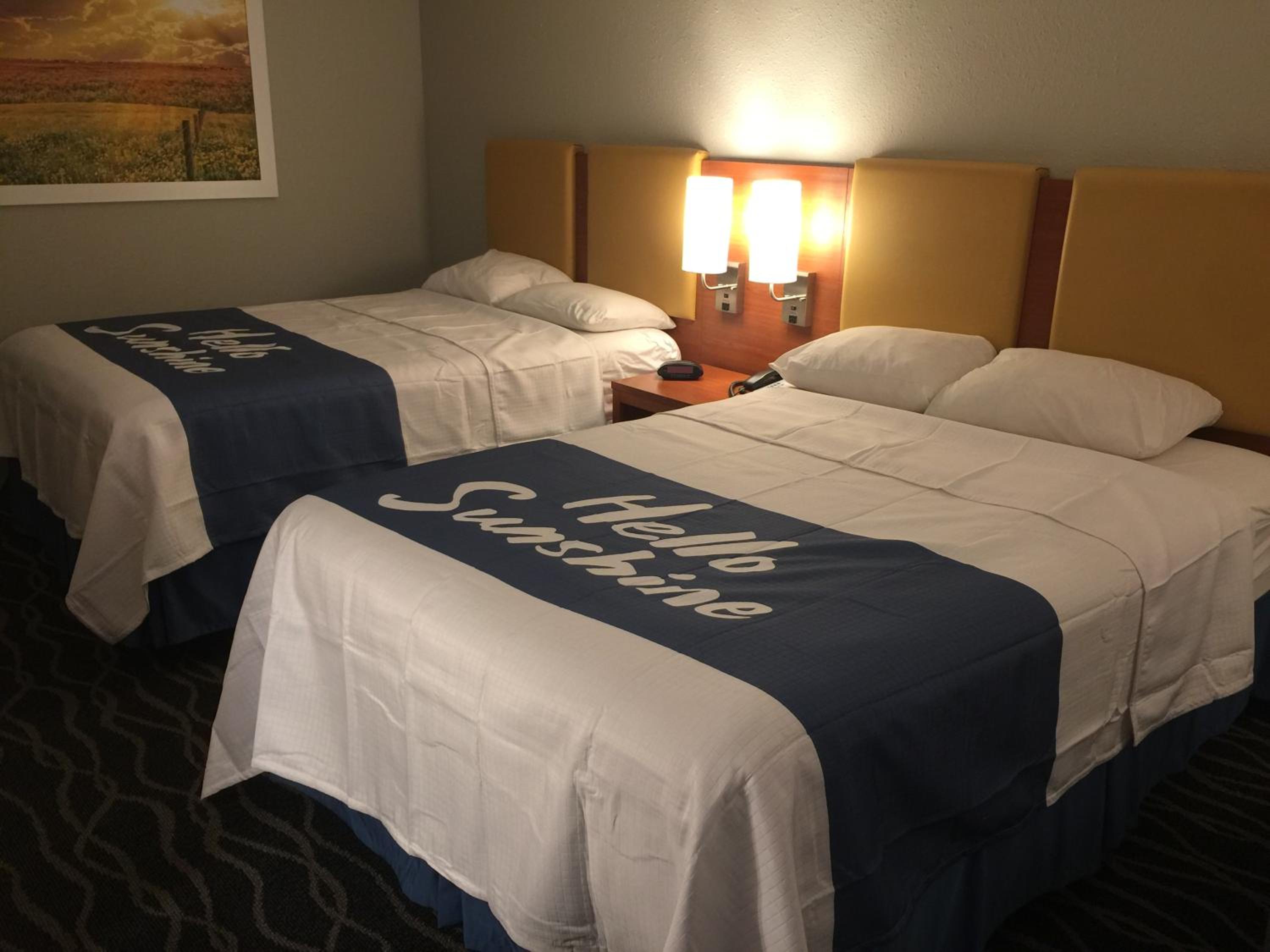 Double Room with Two Double Beds - Non-Smoking - Photo 2
