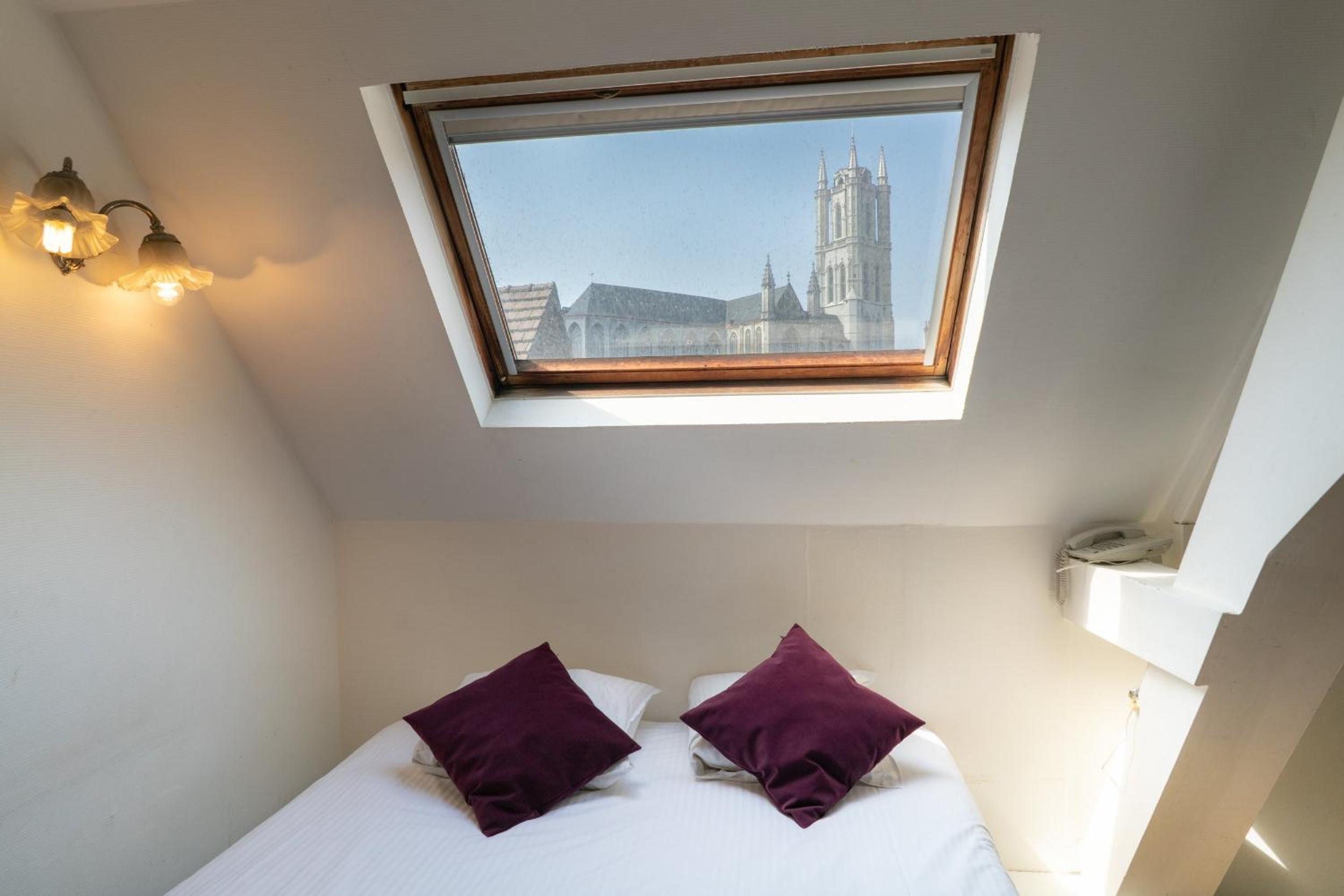 Double Room With Bathroom photo 1