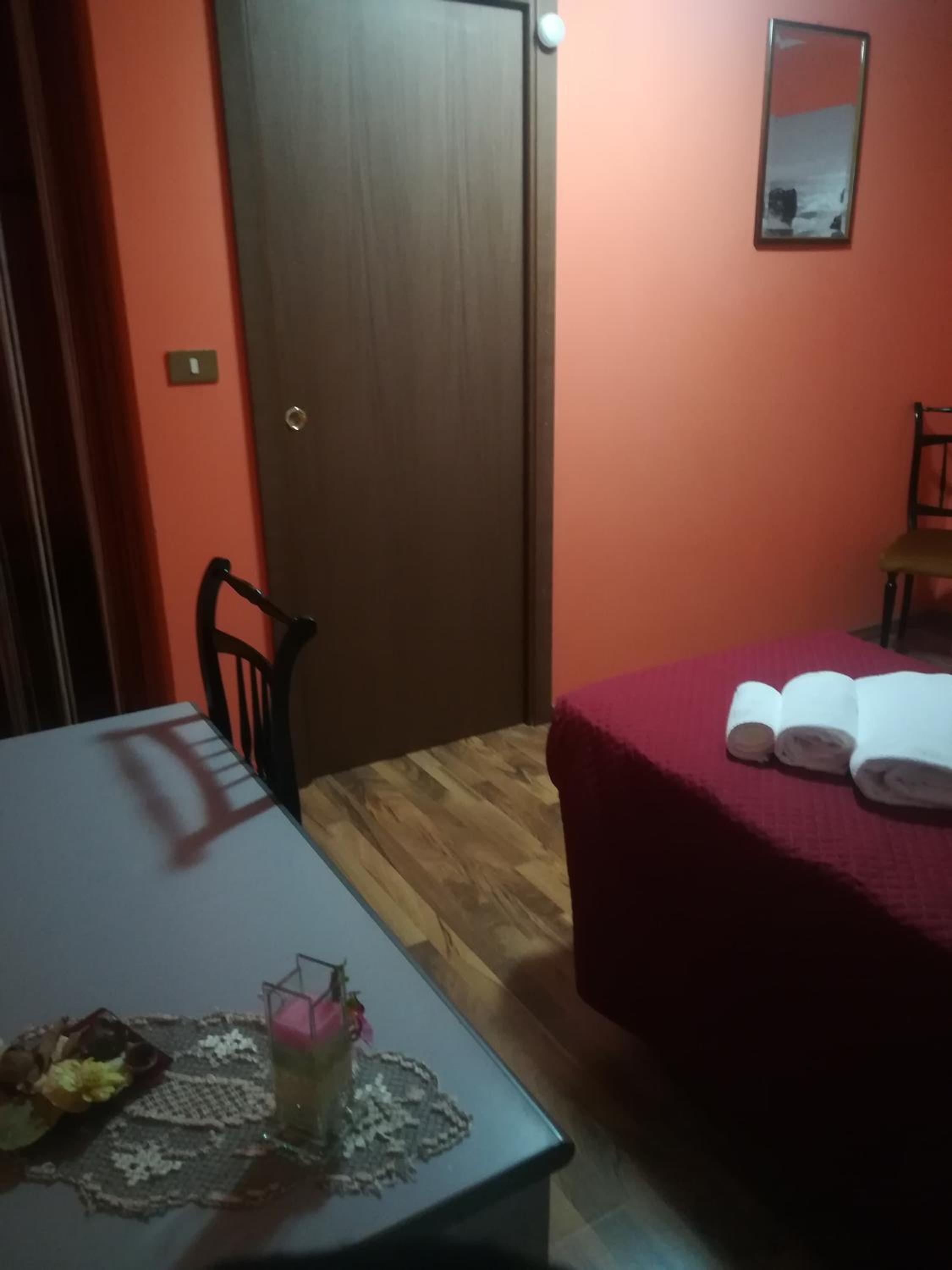 Twin Room with Private Bathroom photo 2