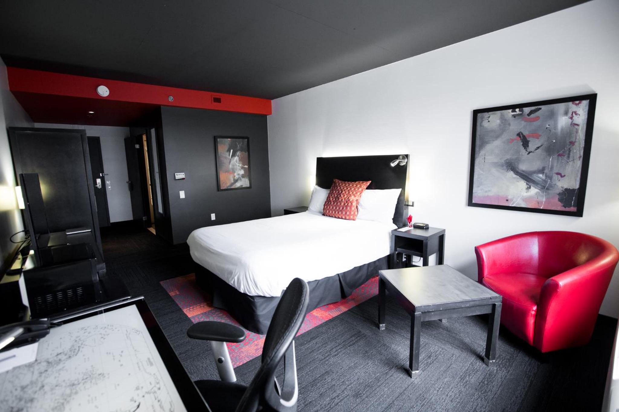 Comfort Queen Room - Photo 1