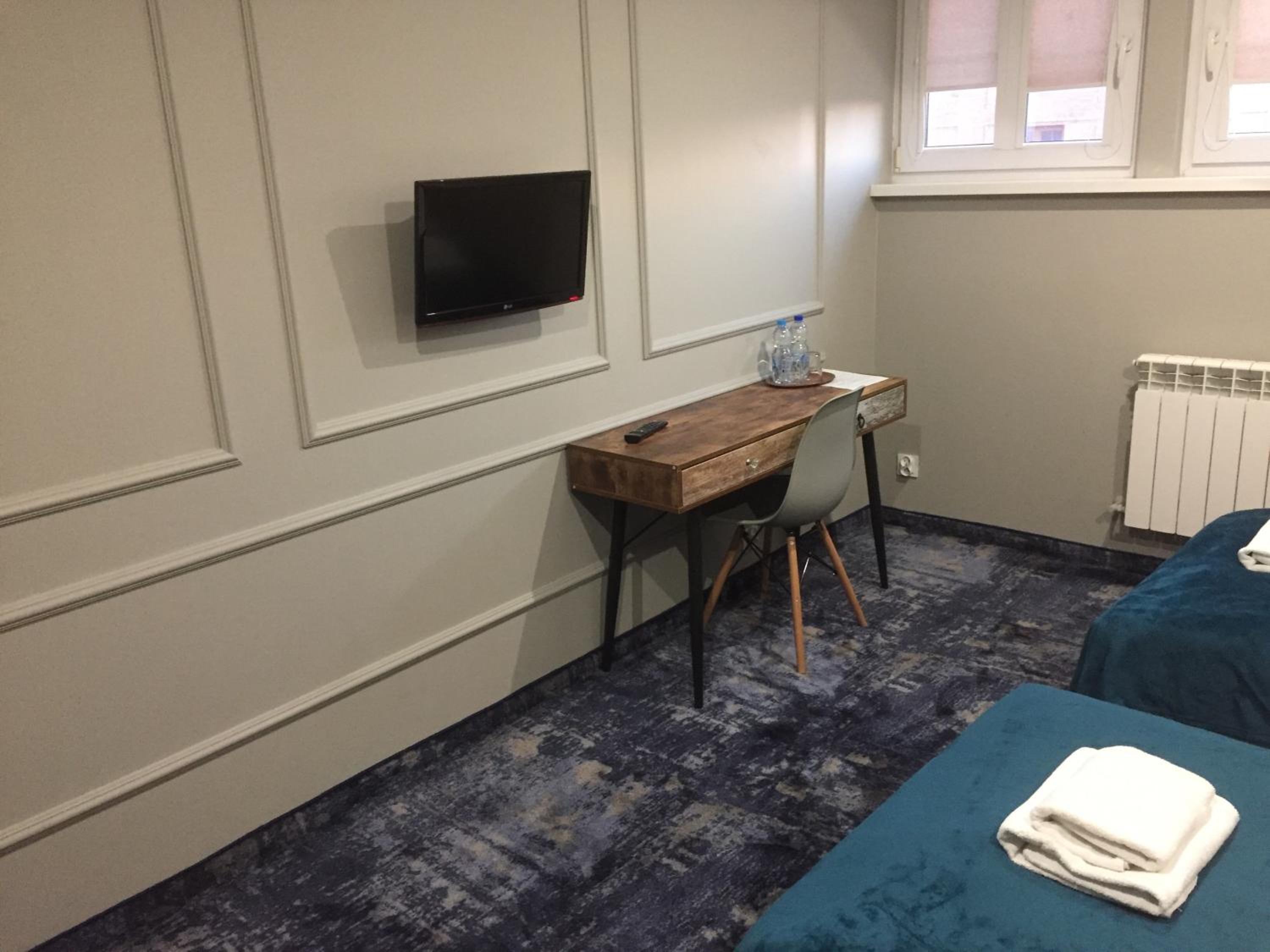 Twin Room - Photo 11