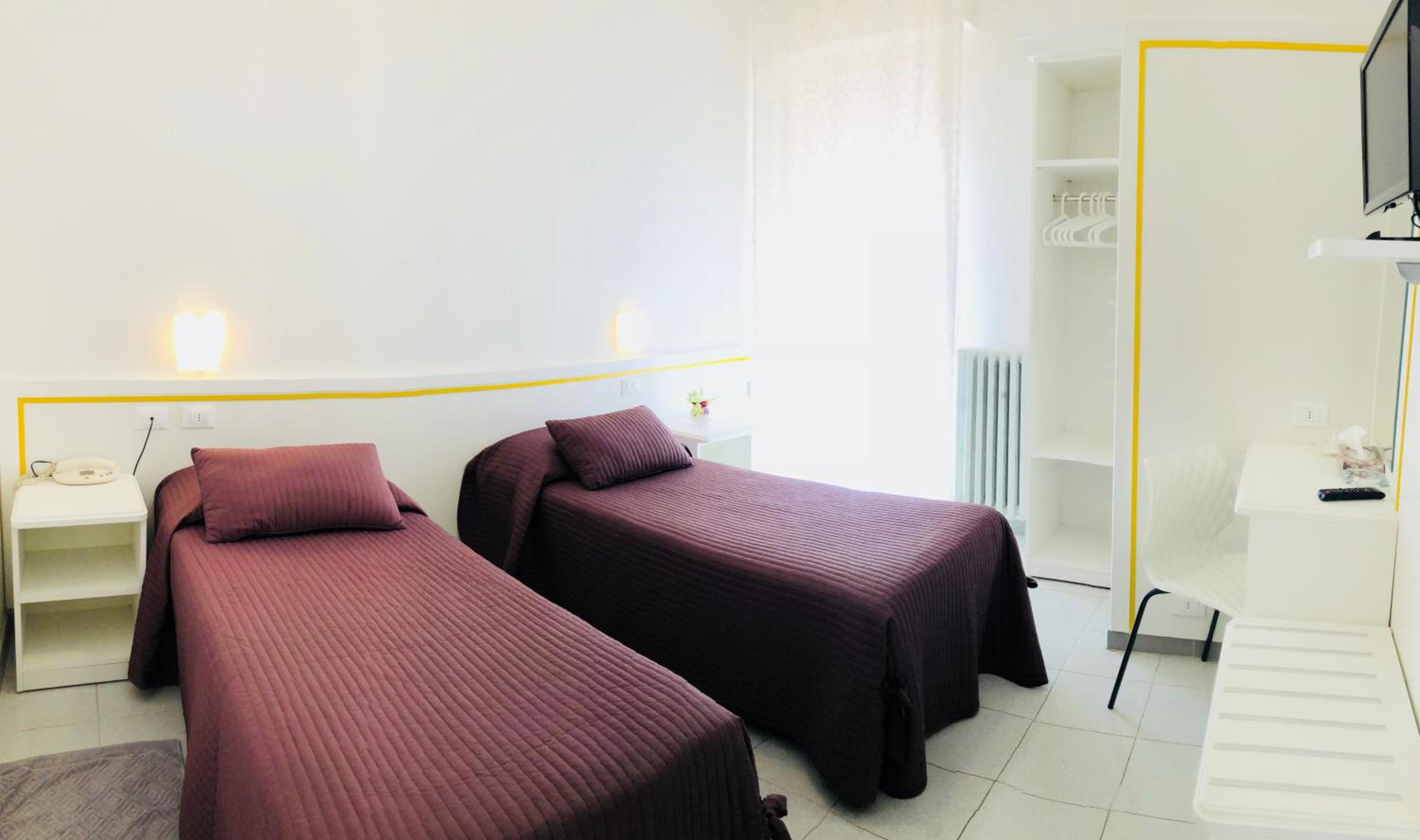 Double or Twin Room photo 3