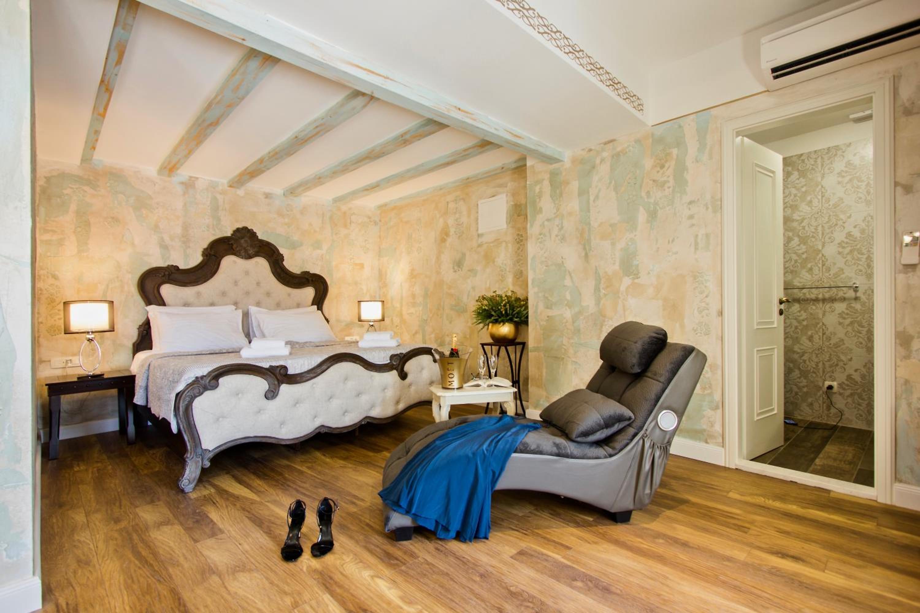 Grand Luxury Suite with Terrace & City View photo 1