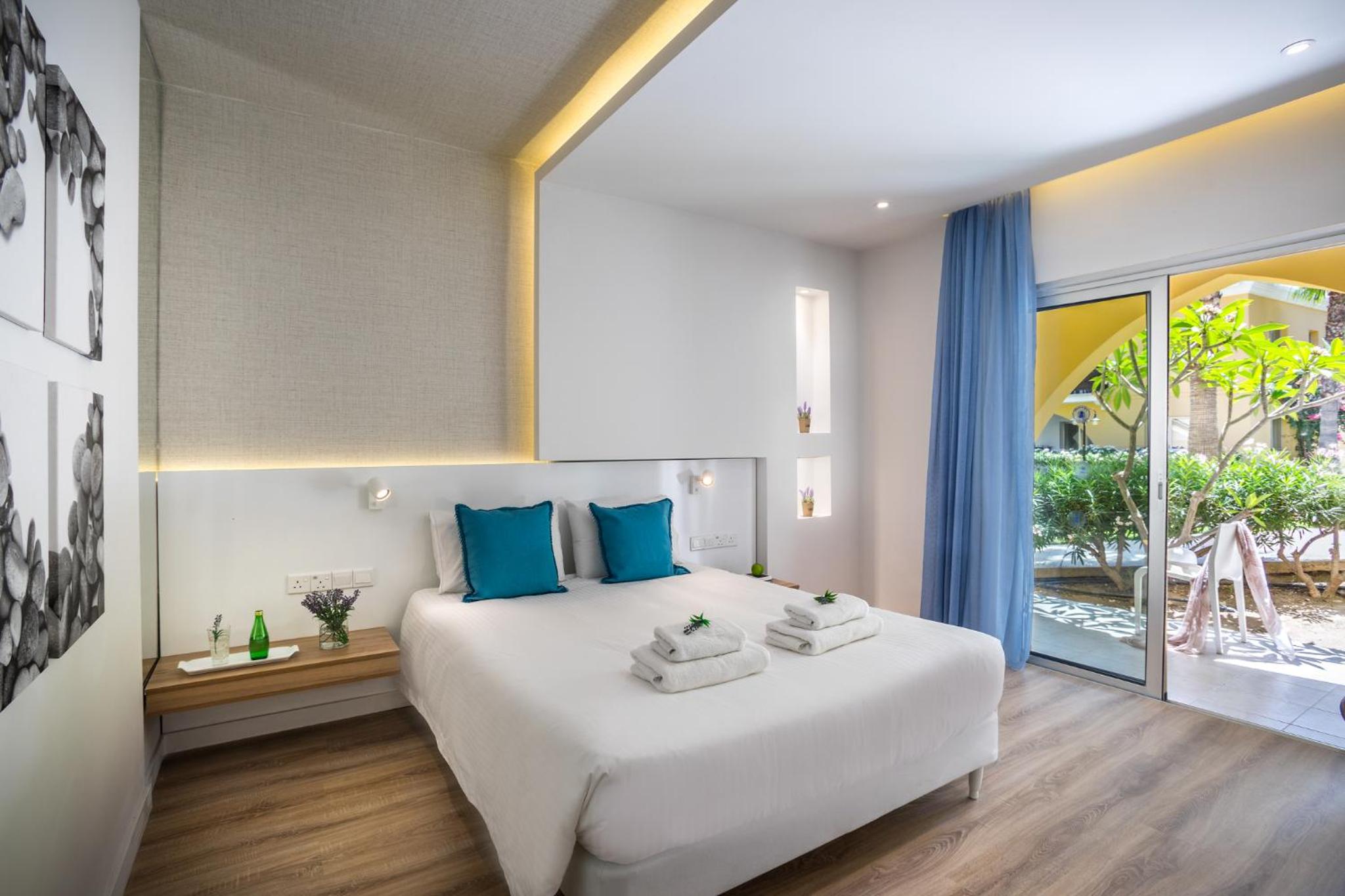 Superior One-Bedroom Suite with Garden View - Photo 1