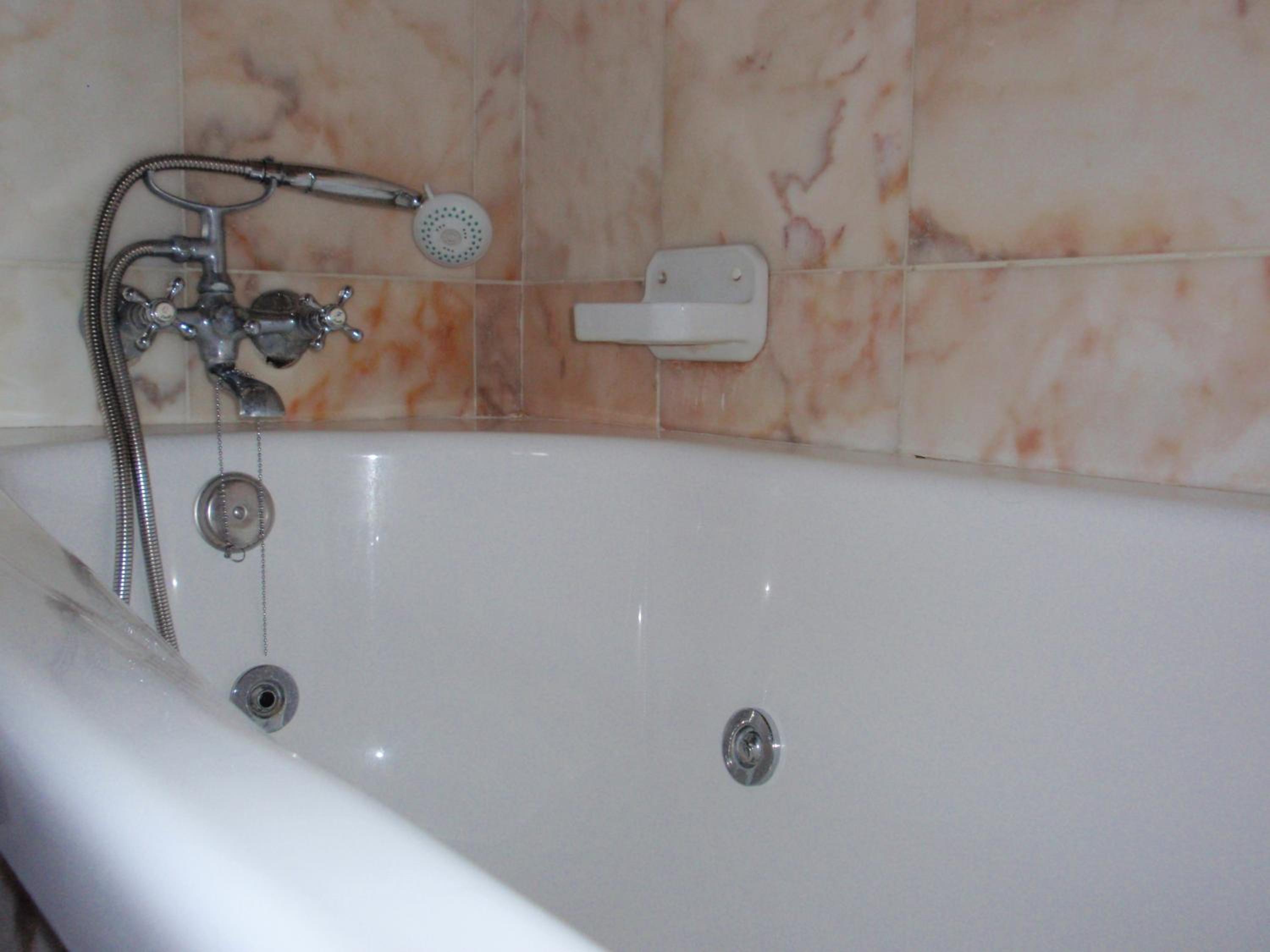 Quadruple Room - Photo 11