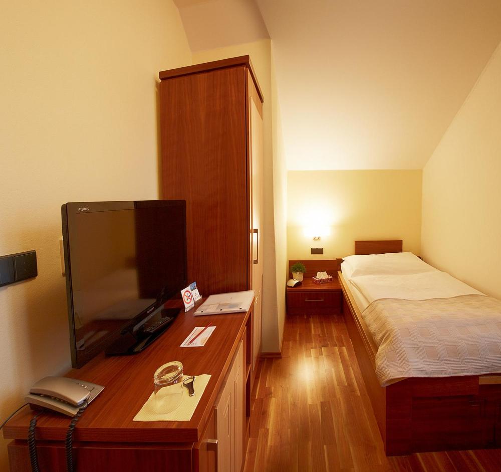 Single Room photo 2