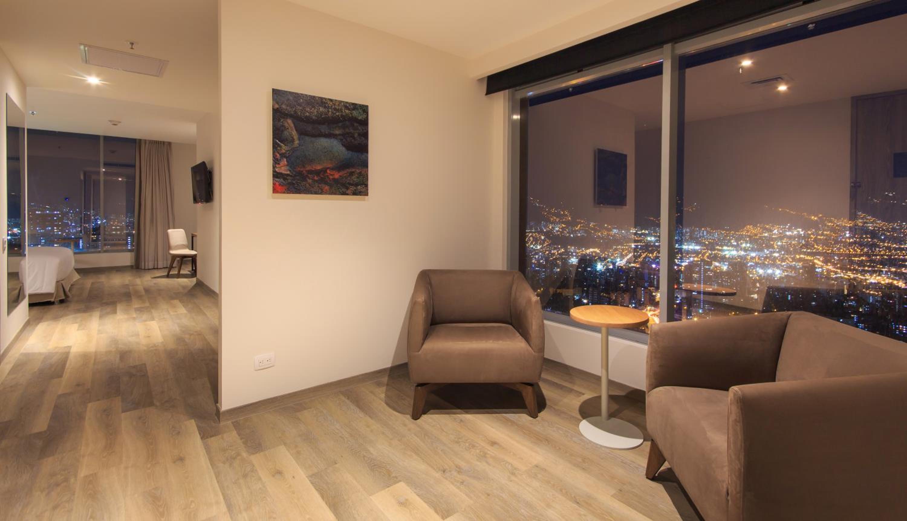 Deluxe King Room photo 2