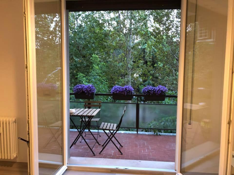 Deluxe Double Room with Balcony - Photo 4