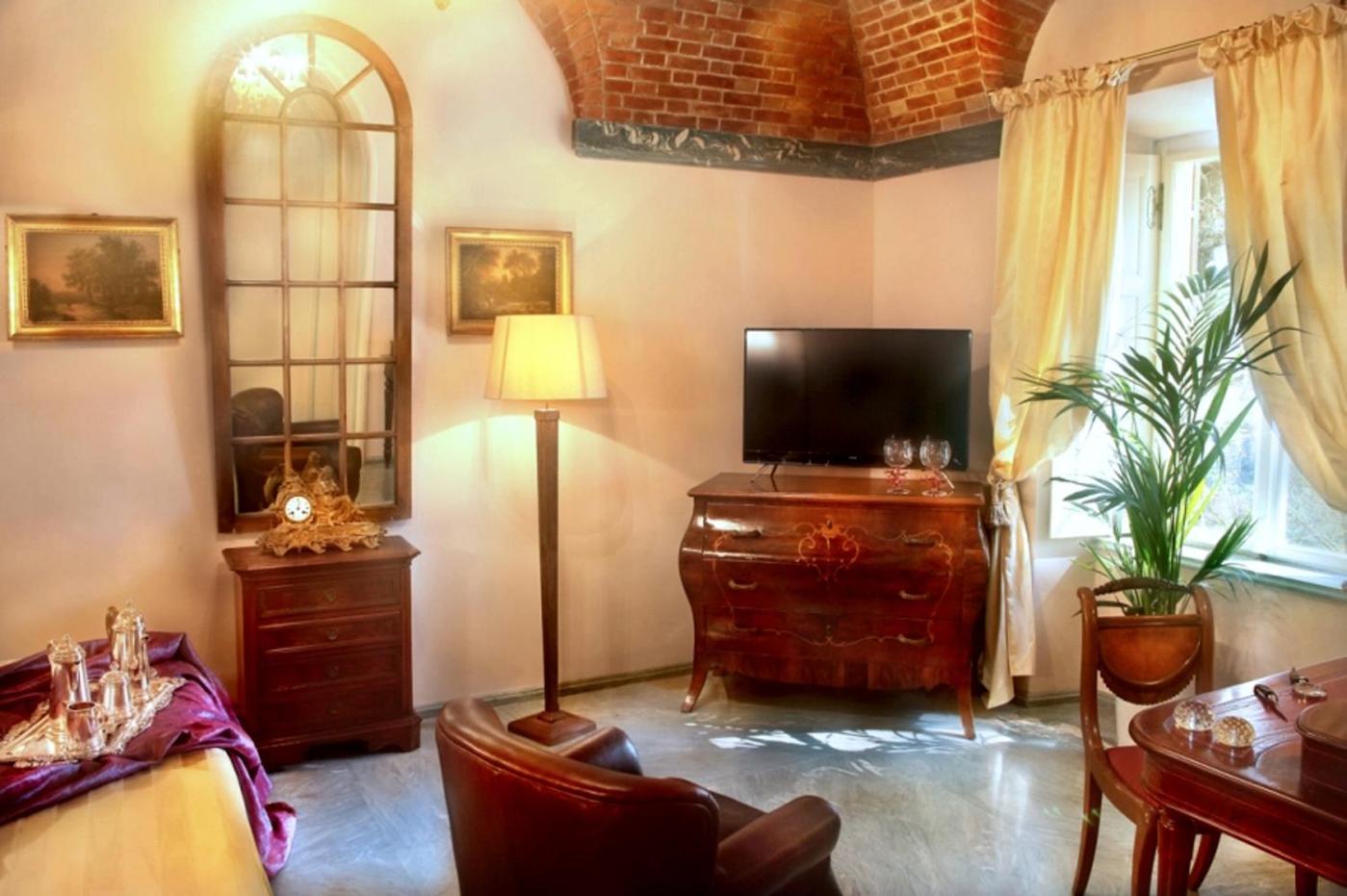 Deluxe Double Room with Shower - Photo 1