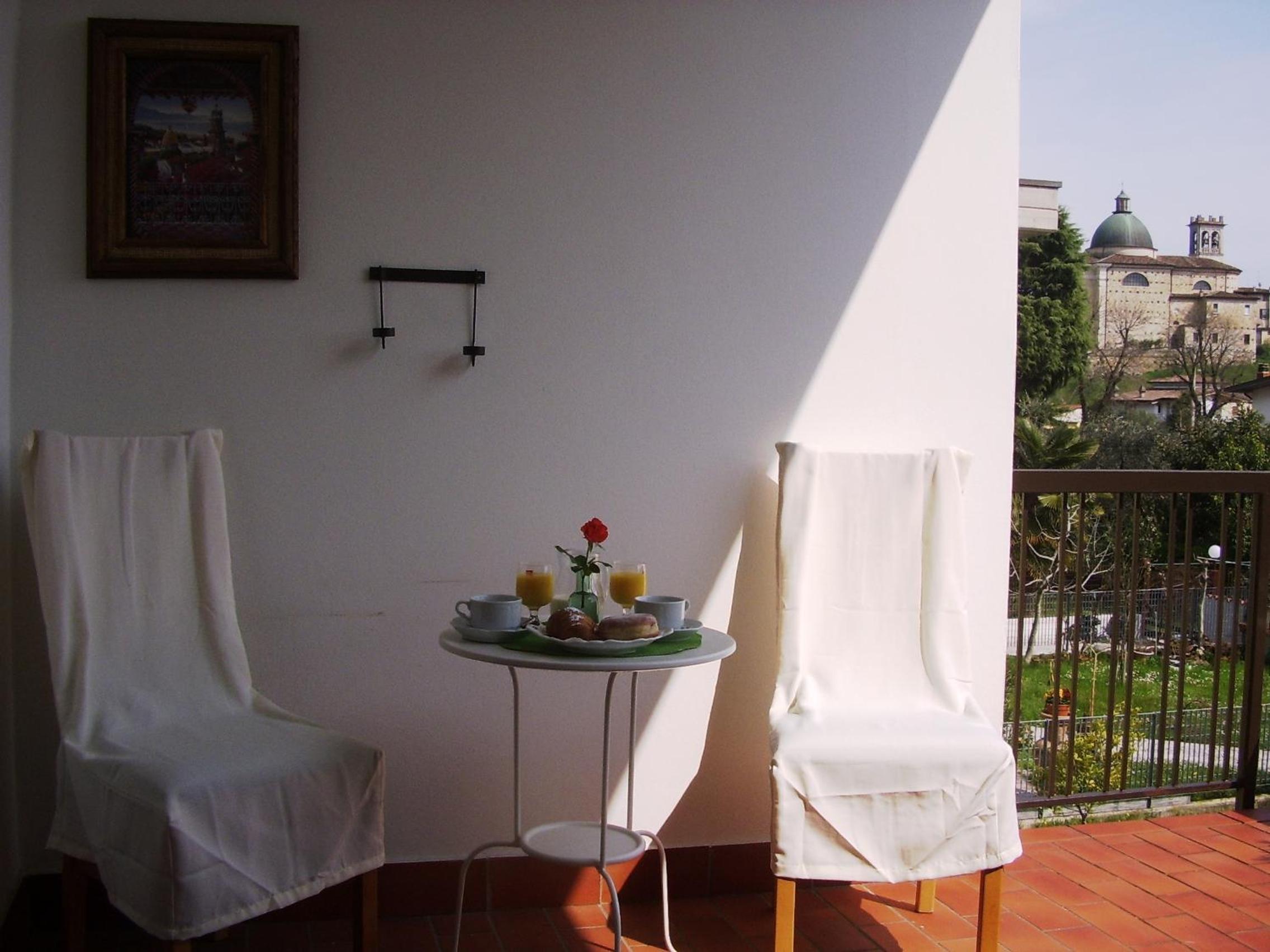 Deluxe Double Room with Balcony photo 3