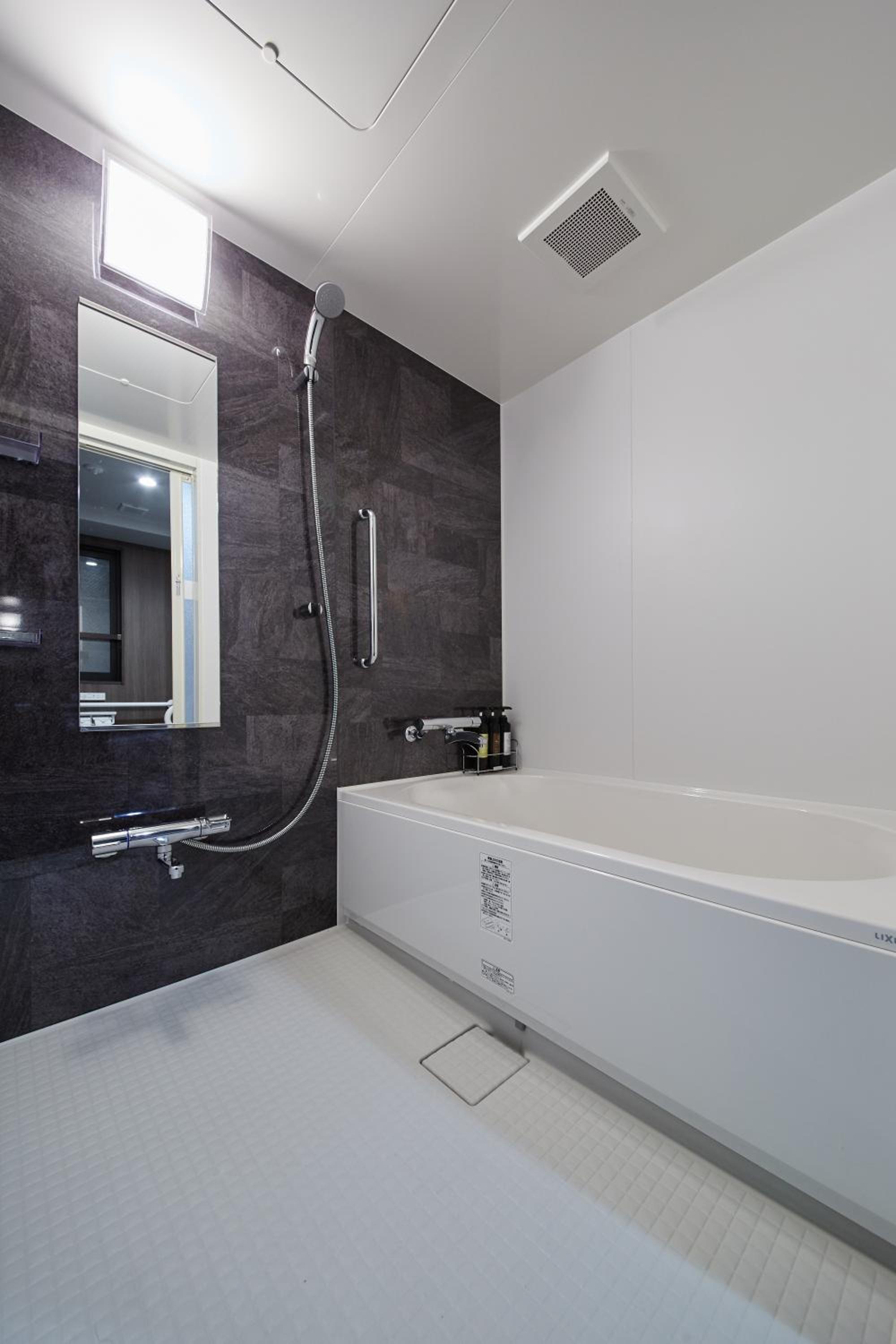 Twin Room - Disability Access photo 2
