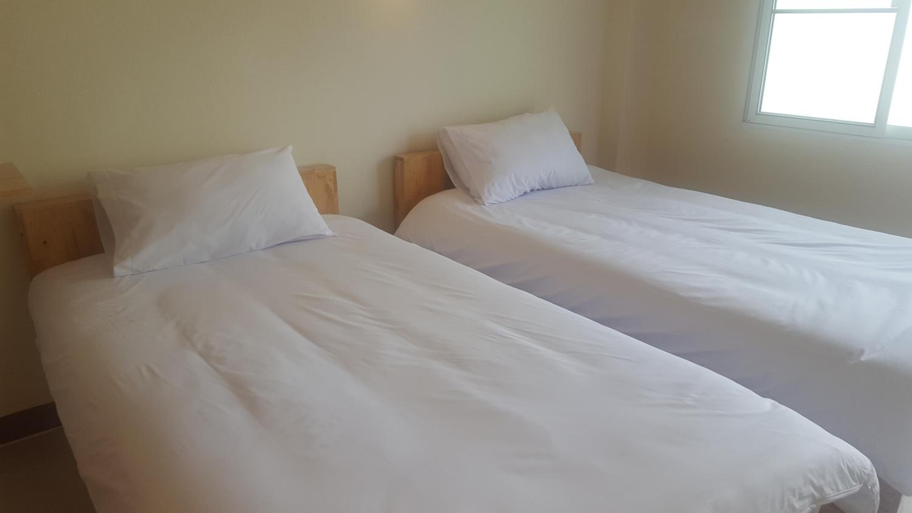 Standard Twin Room - Photo 2