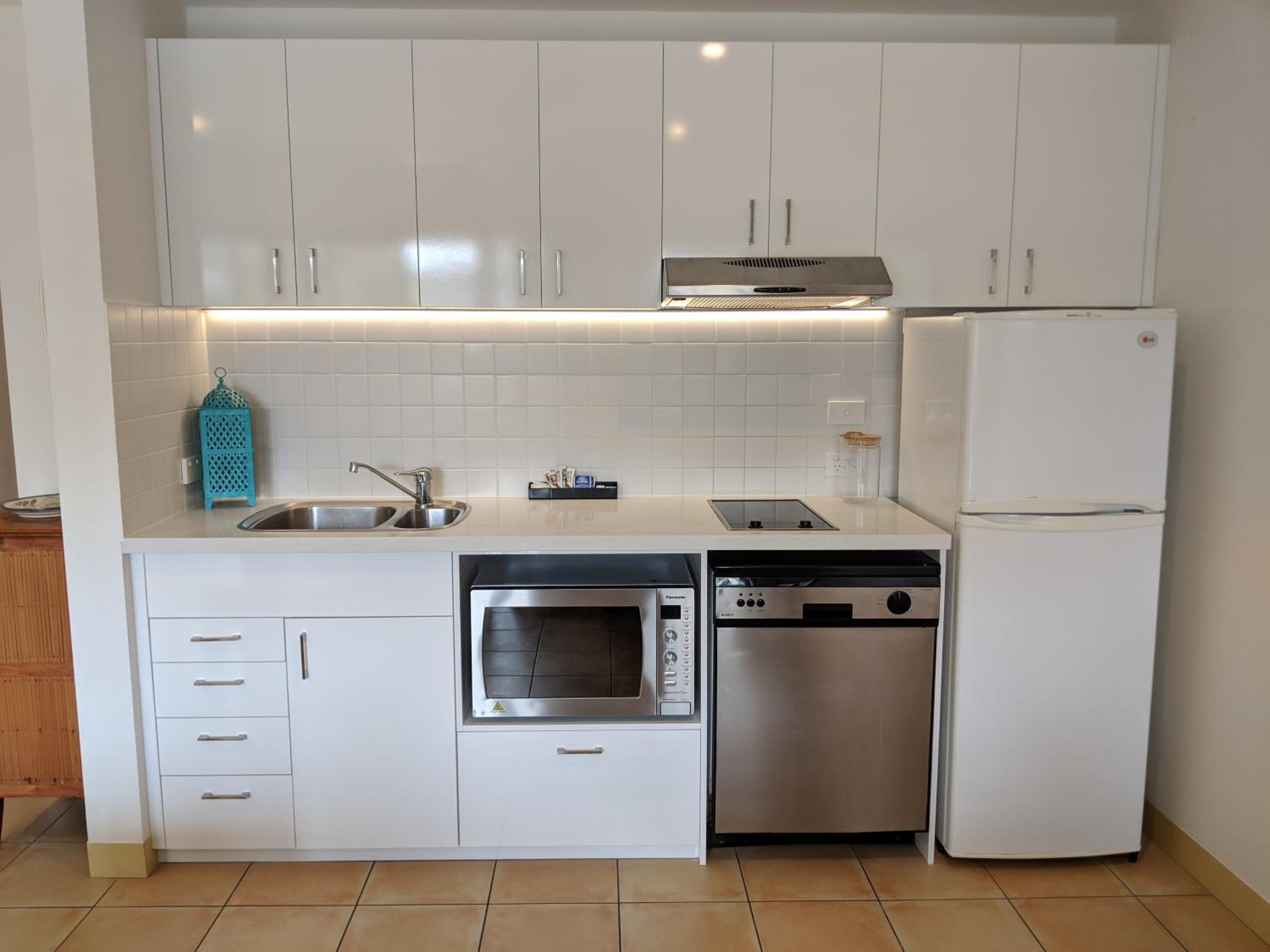 One-Bedroom Apartment - Photo 3