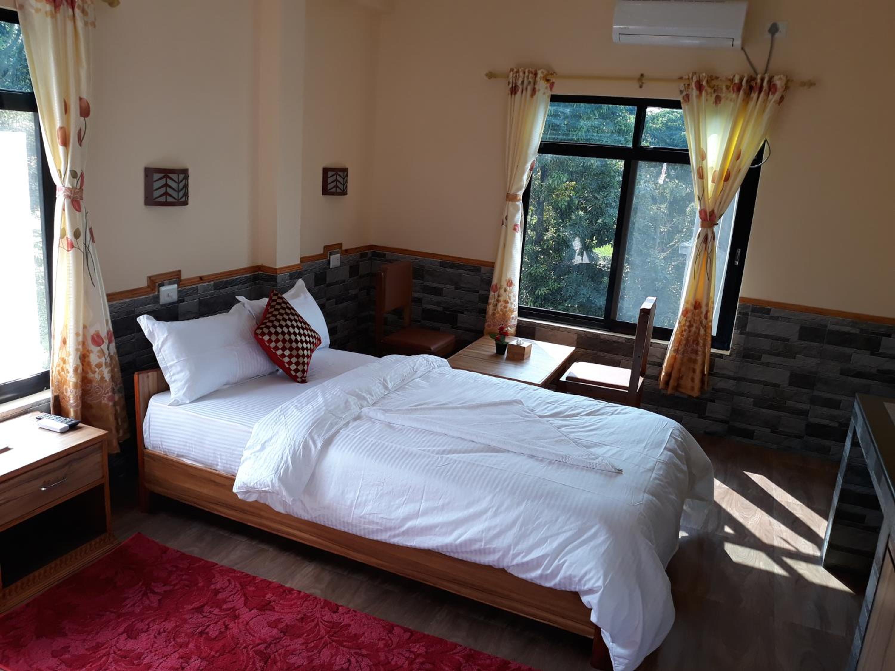 Deluxe Double or Twin Room