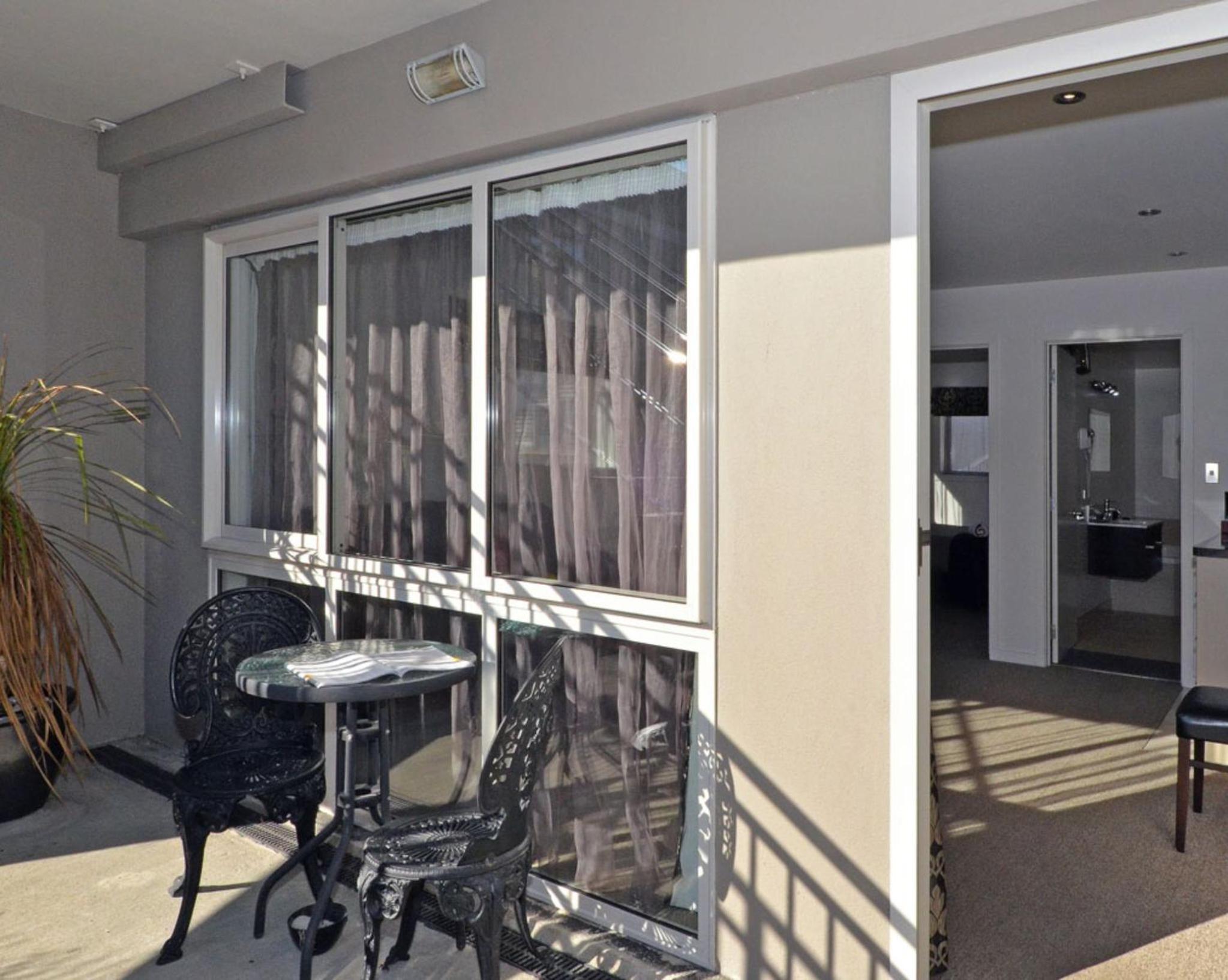 King Suite with Spa Bath photo 3