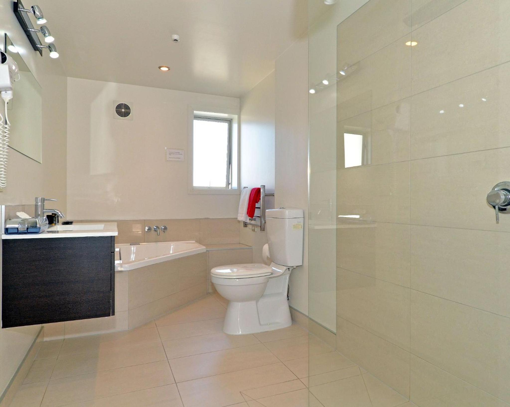 King Suite with Spa Bath photo 2