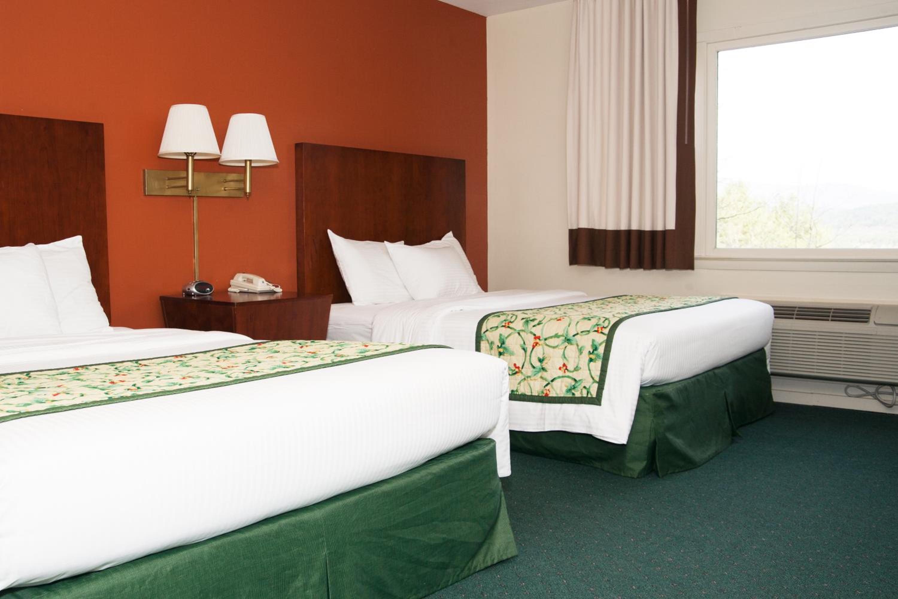 Scenic View Room 2 Queen Beds - Photo 1