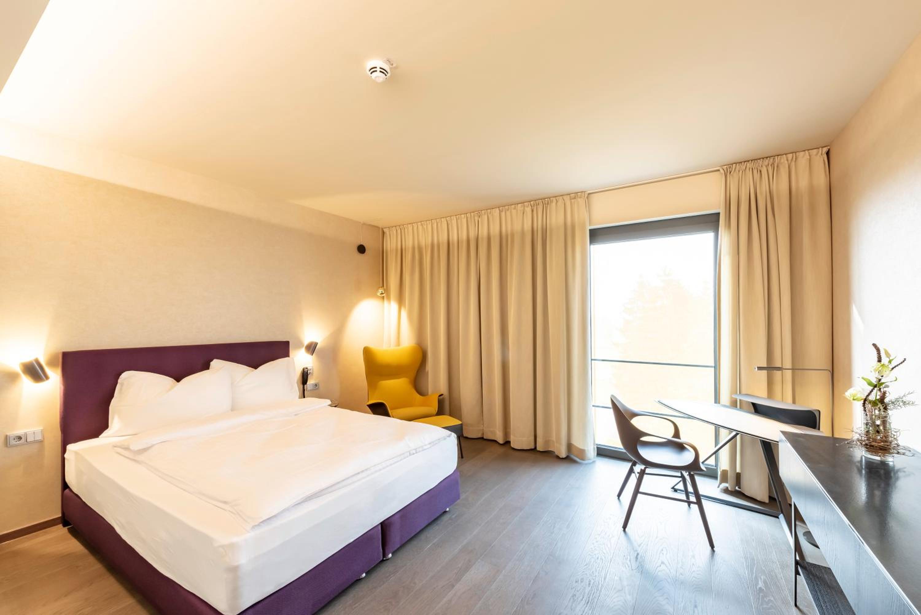 Queen Room with Balcony
