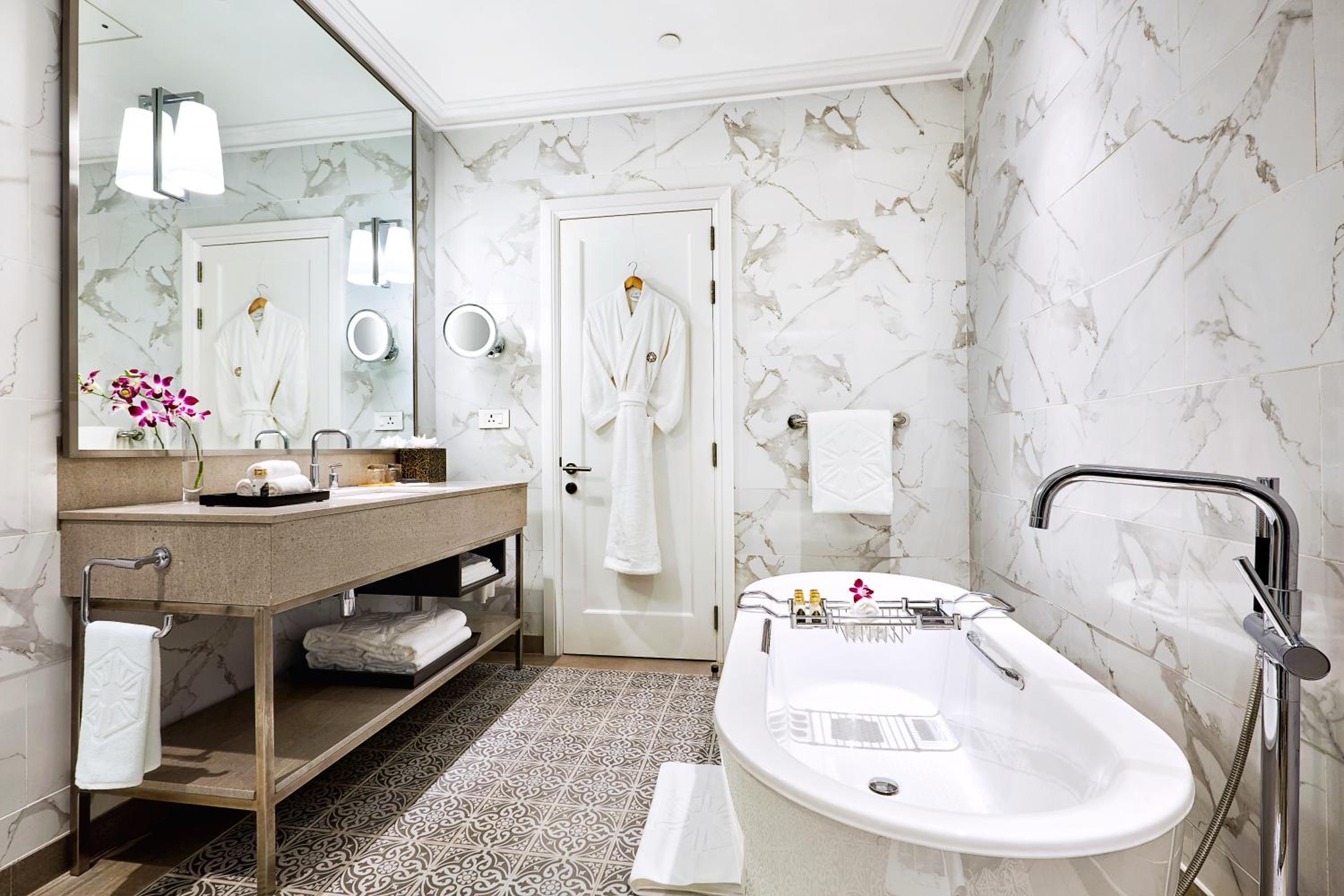 Heritage Suite With Two Way Airport Transfers and More - Photo 6
