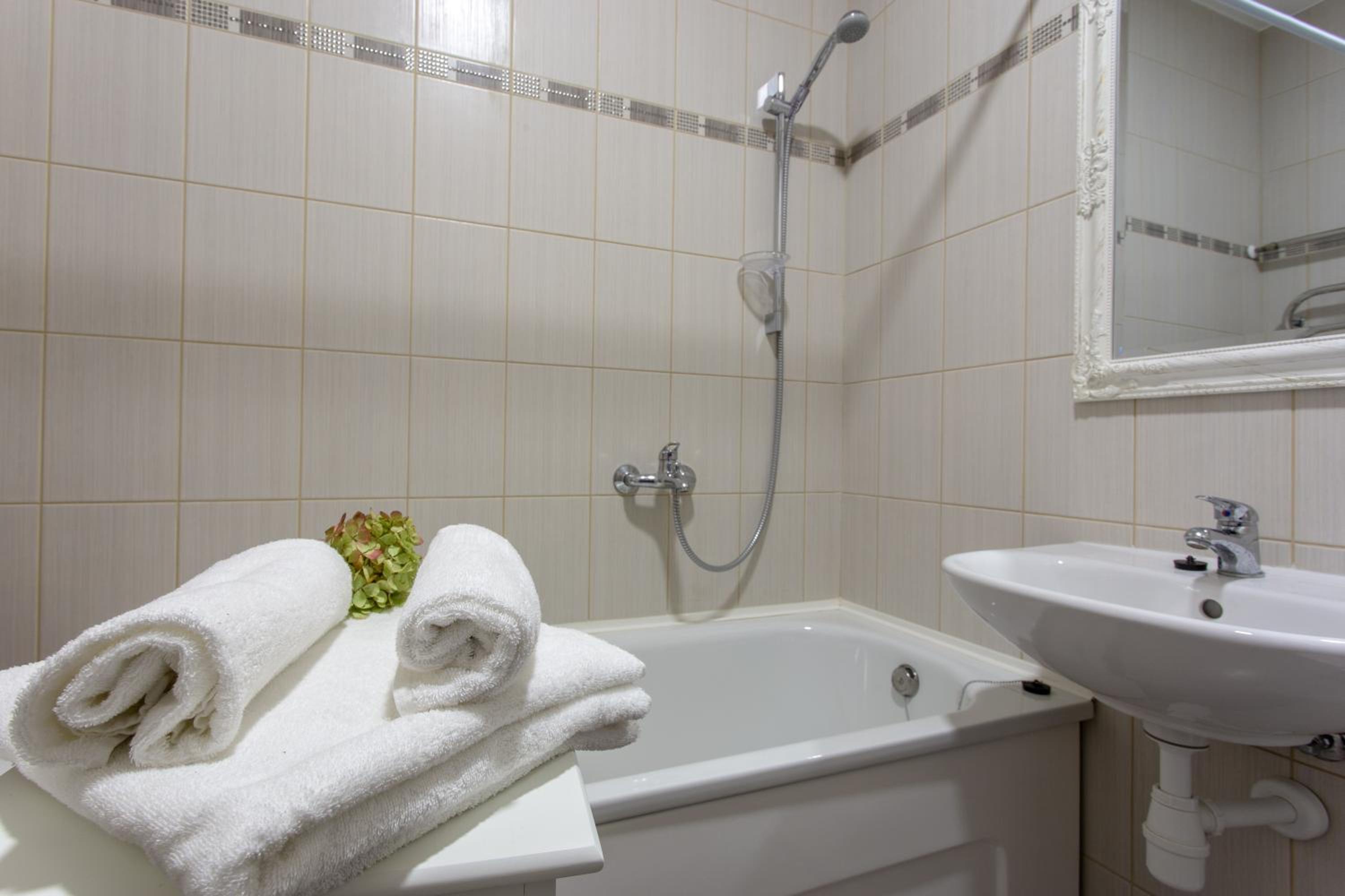 Studio Apartment - Photo 20