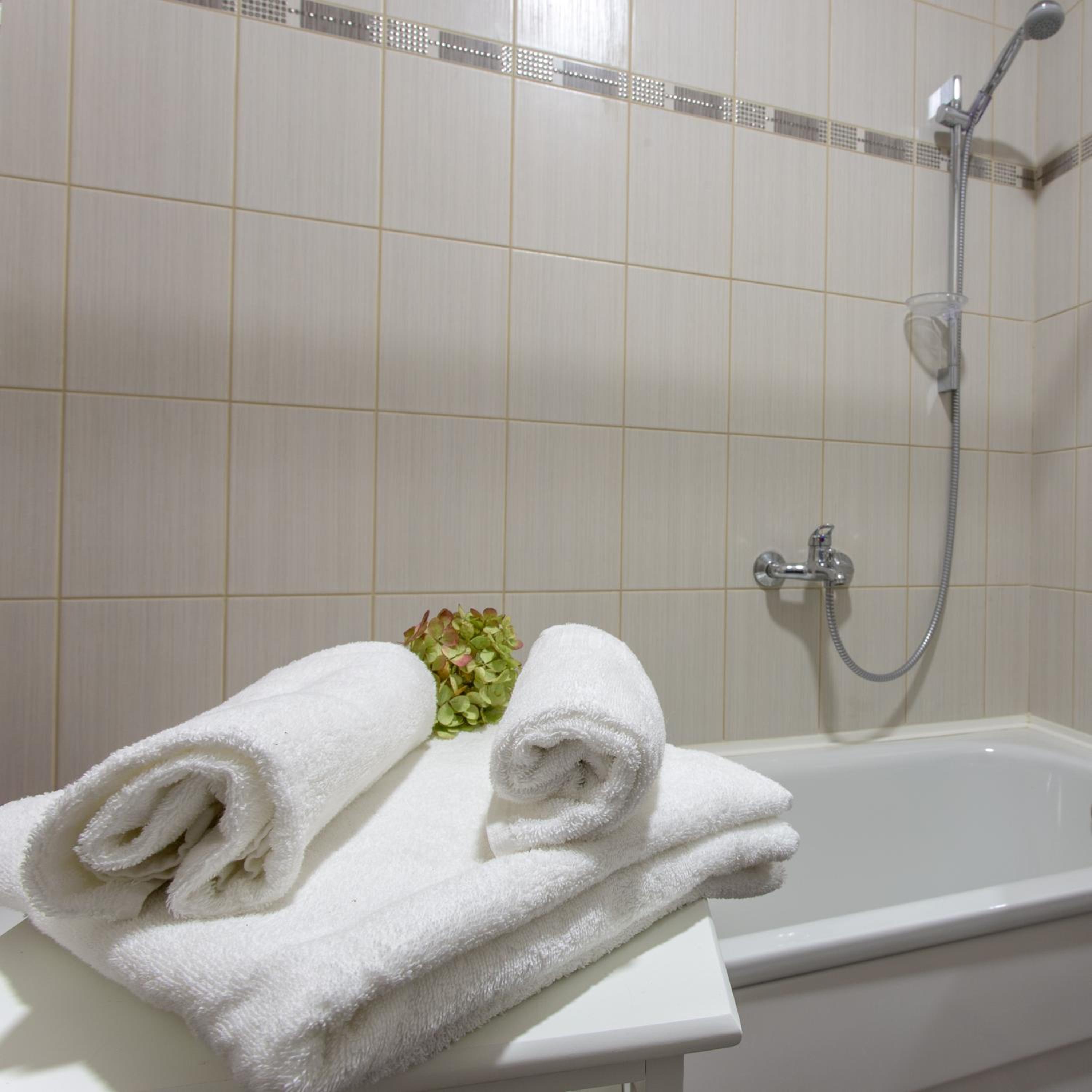 Studio Apartment - Photo 22